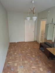 Szegedi magasföldszinti, 60 m2-es 1+2 szoba, loggiás lakás