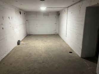 KIADÓ BUNKERHELYISÉGEK CSEPELEN – RAKTÁRNAK, PRÓBATEREMNEK