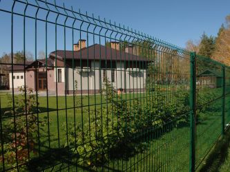 Betonoszlop drótháló drótfonat kerítés építés oszlop vadháló