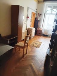 Két lakrészre osztott ingatlan eladó a Rákóczi úton