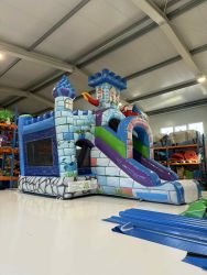 Eladó Mesevár Csúszdás Ugráló