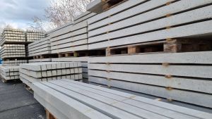 Betonoszlop drótháló drótfonat kerítés építés oszlop vadháló