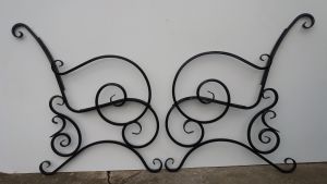 Kovácsolt vas láb kerti padokhoz