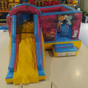 Eladó Cicás Csúszdás Ugráló 