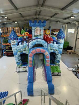 Eladó Mesevár Csúszdás Ugráló