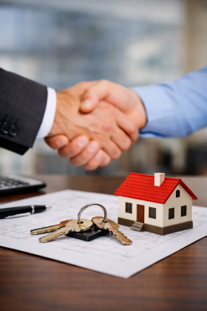 LEHET, HOGY ÉPP ÖNT KERESEM! 🏡