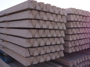 Betonoszlop, drótháló, drótfonat, kapu, kerítés oszlop