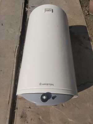 Eladó egy Ariston gázbojler 120v Nk 2 kW os. 