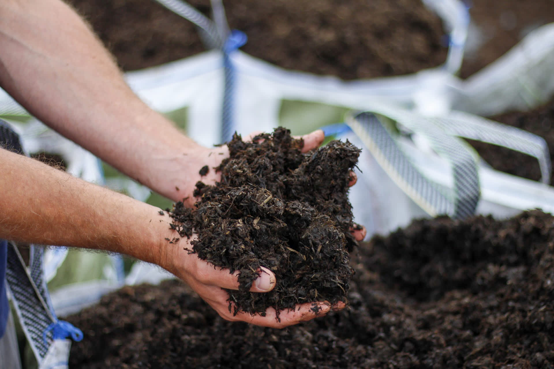 Summer Top Dressing (aged/matured Mulch)