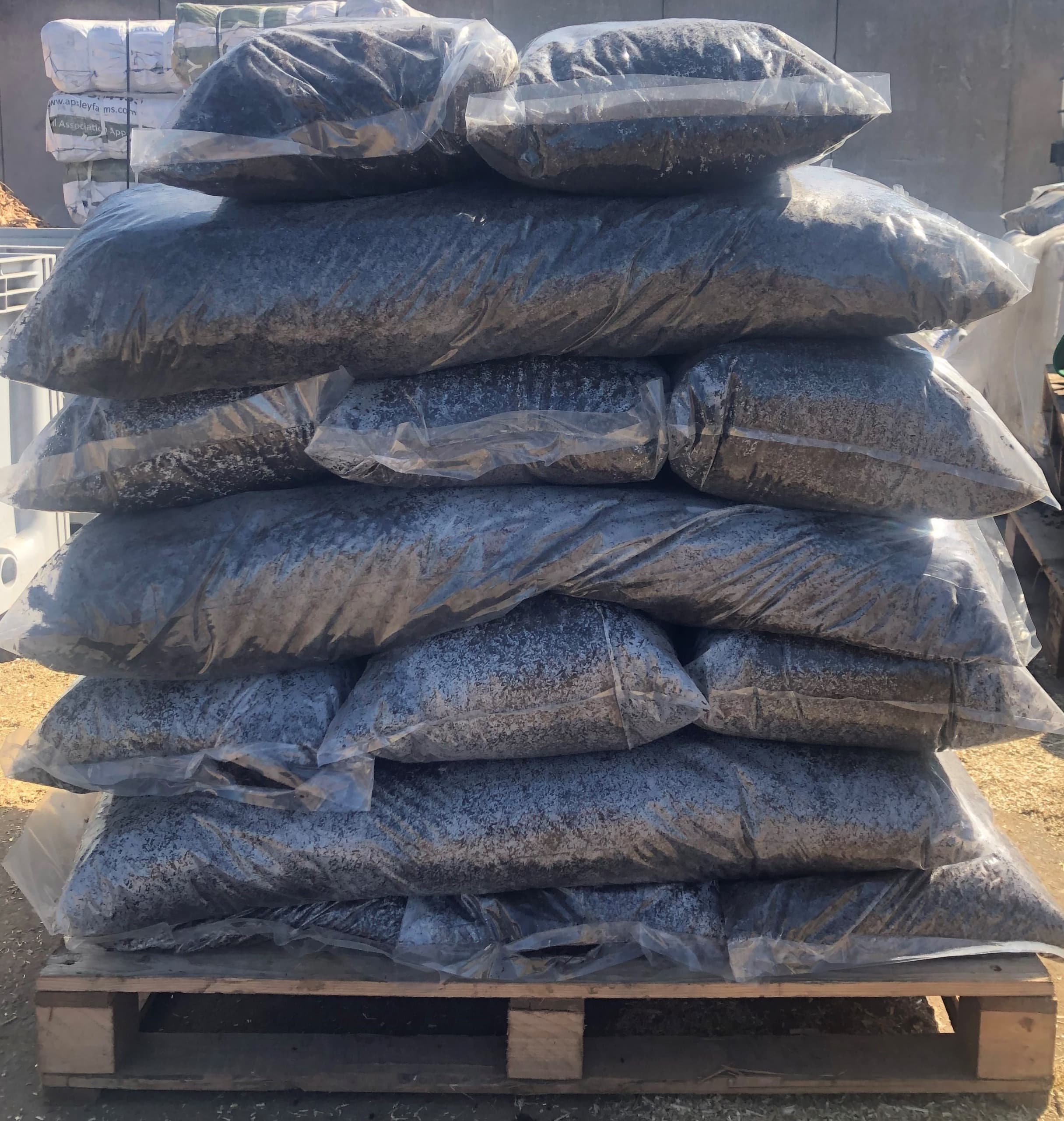 Small Mulch Bags - 40 Litres - Image 3