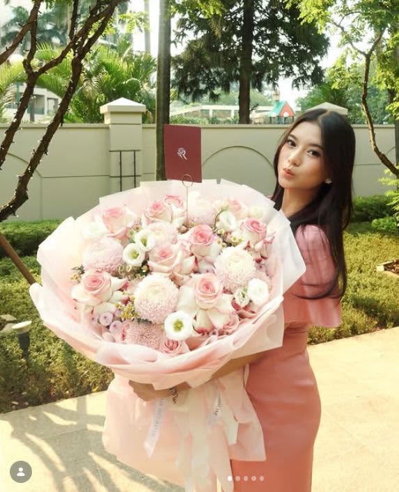 Pretty in Pink - Thumbnail 1 - fresh