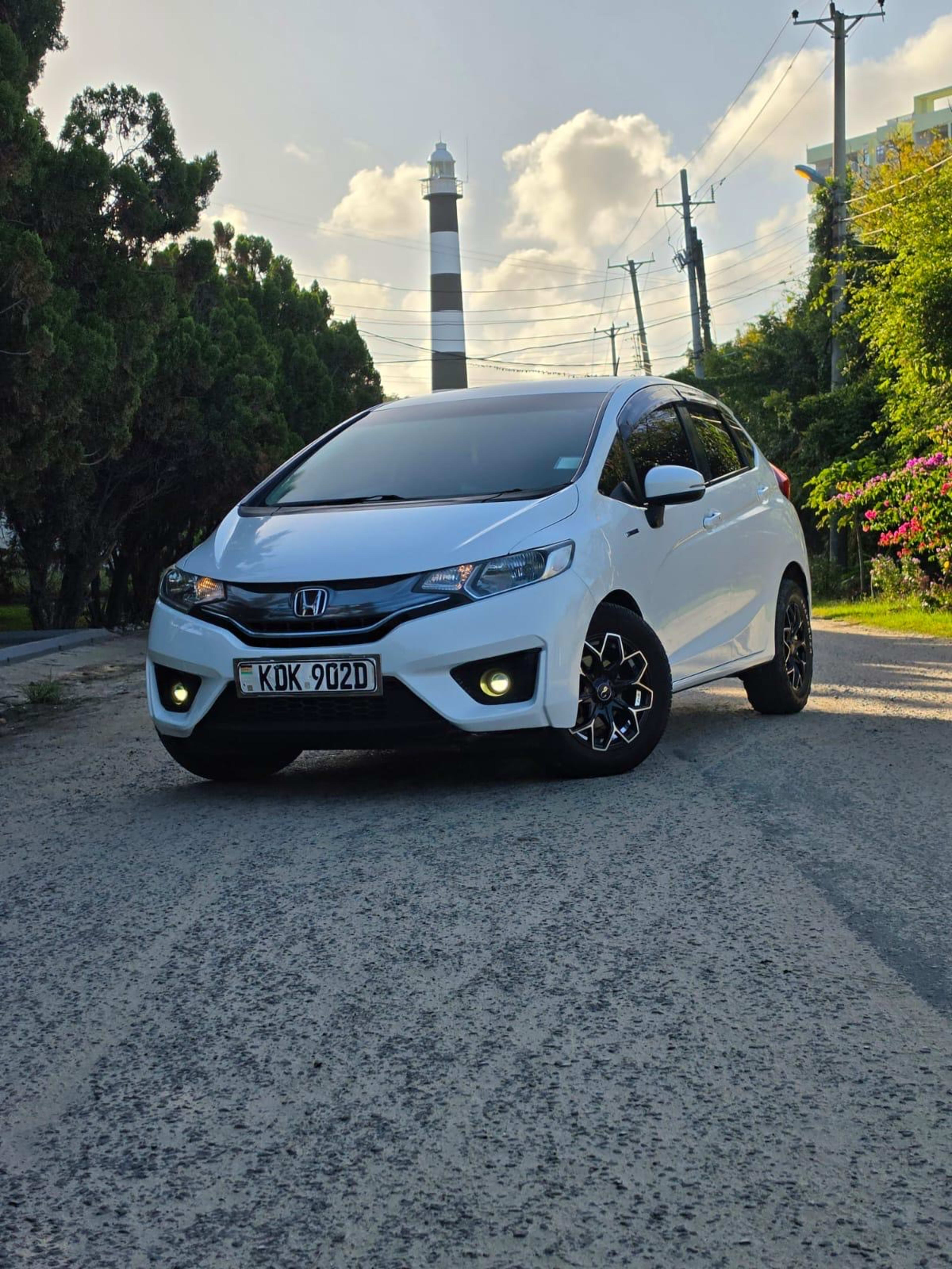 2020 Honda Fit hybrid photo 2