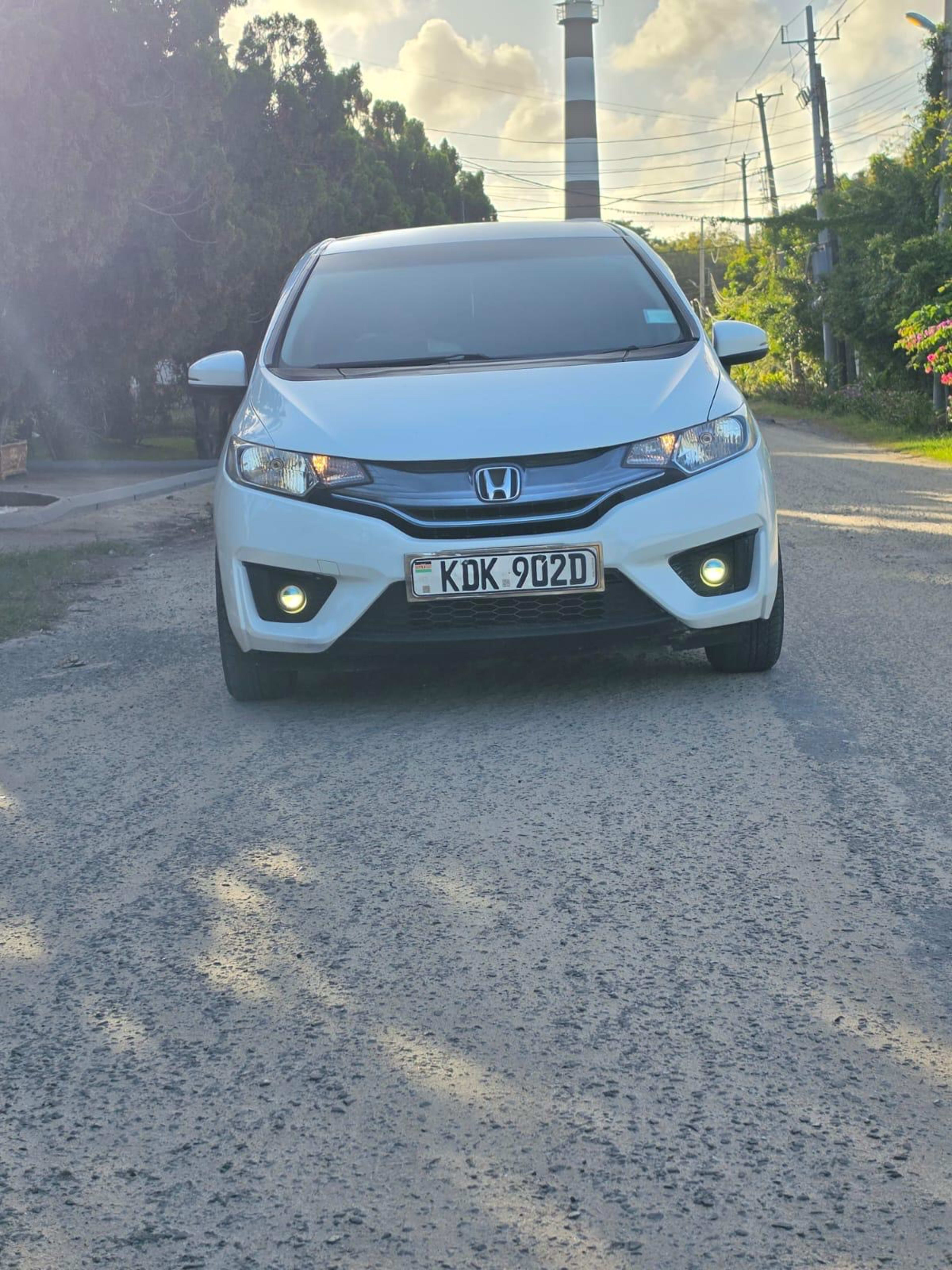 2020 Honda Fit hybrid photo 3
