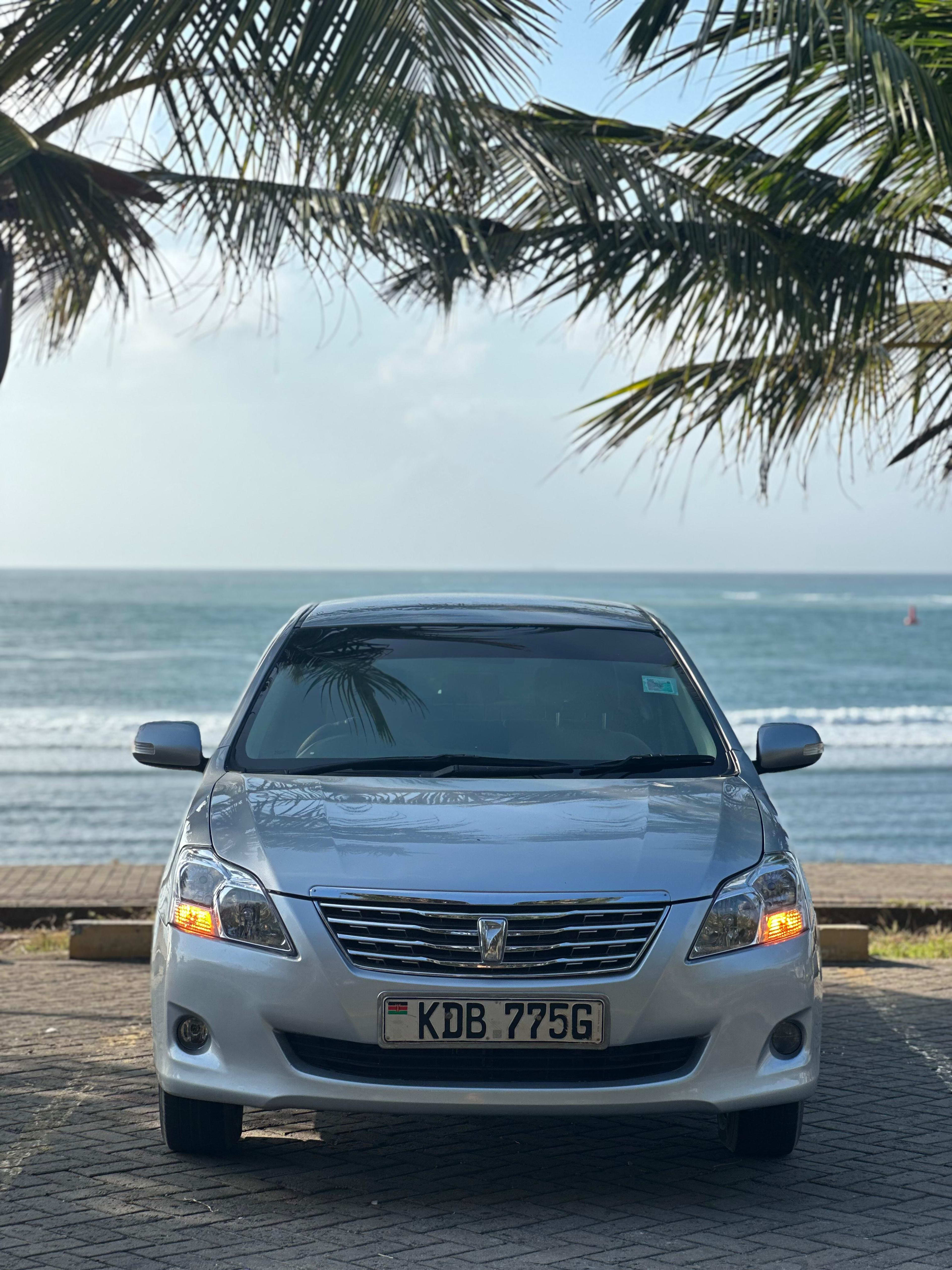2013 Toyota Premio photo 3