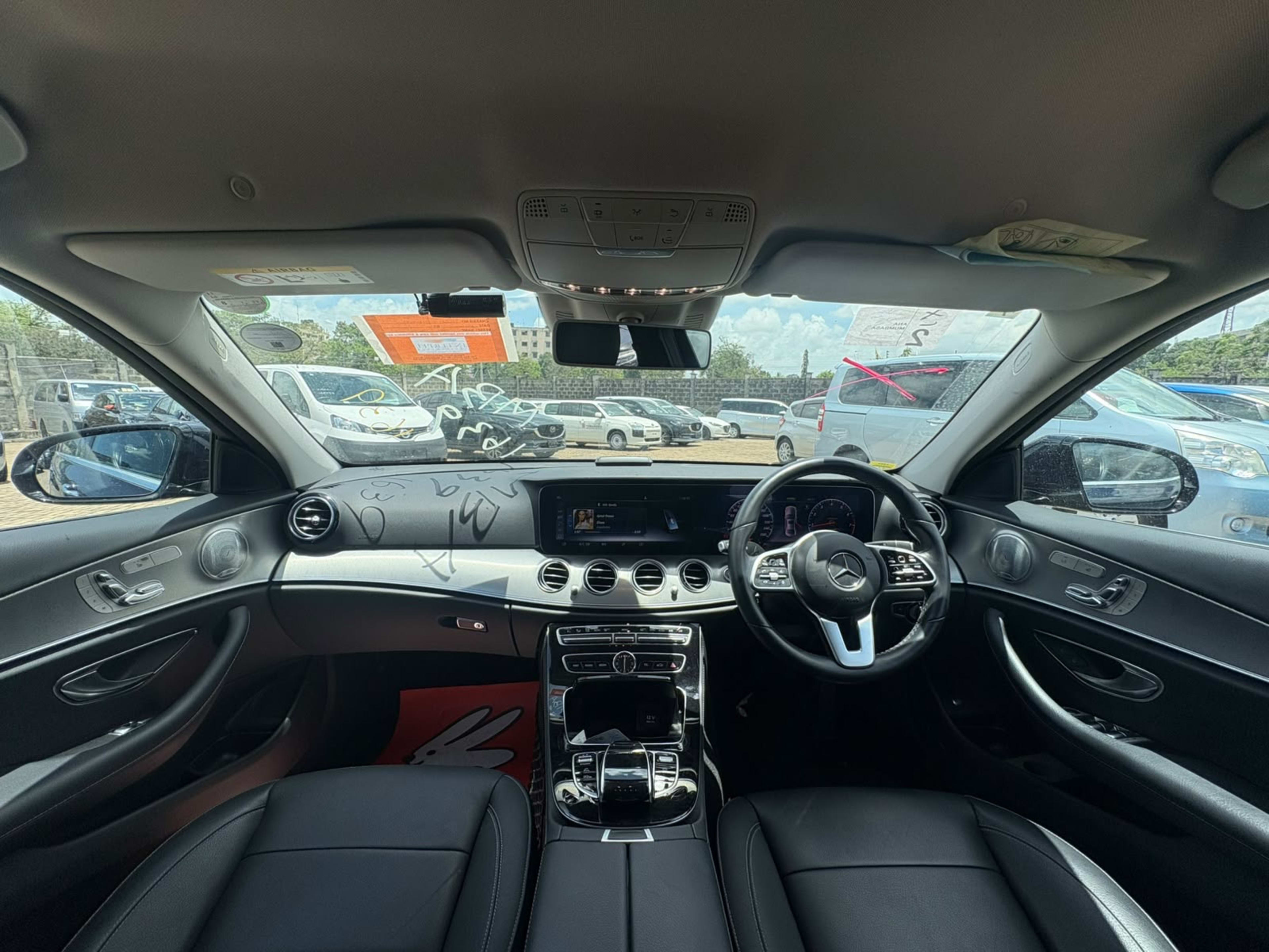 2019 Mercedes Benz E2000 photo 3