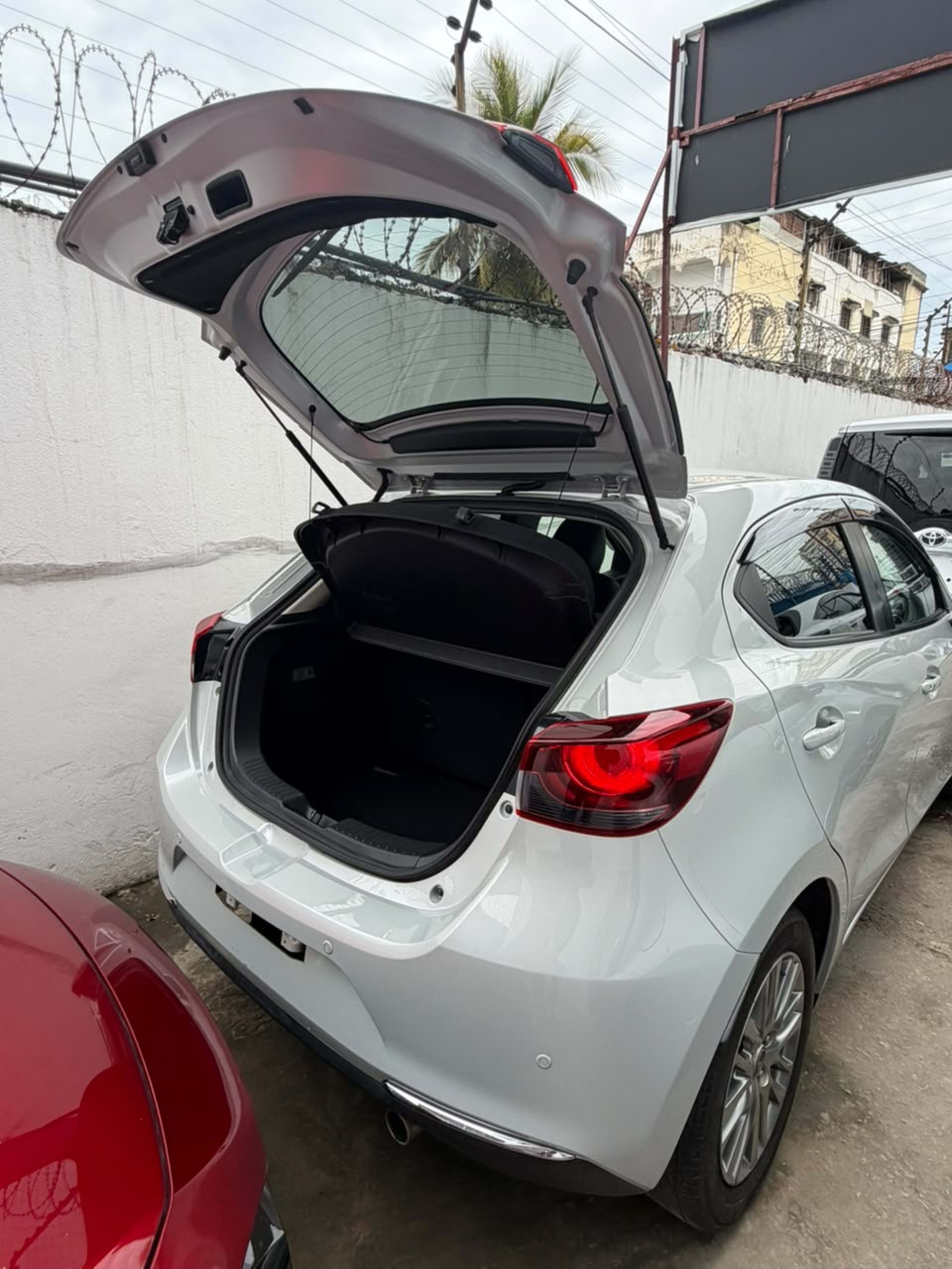 2019 Mazda Mazda 2 photo 4