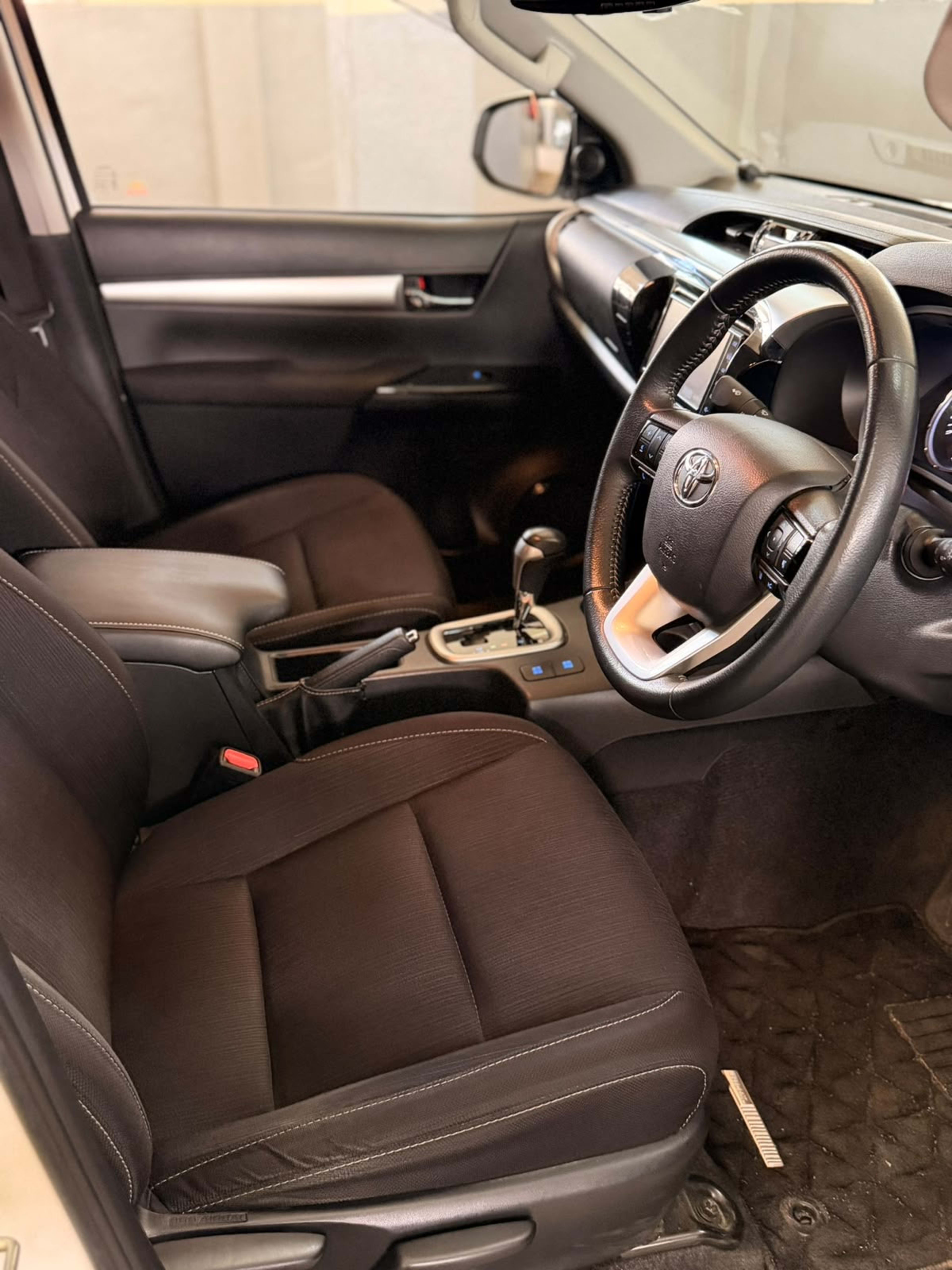 2019 Toyota  Hilux photo 4