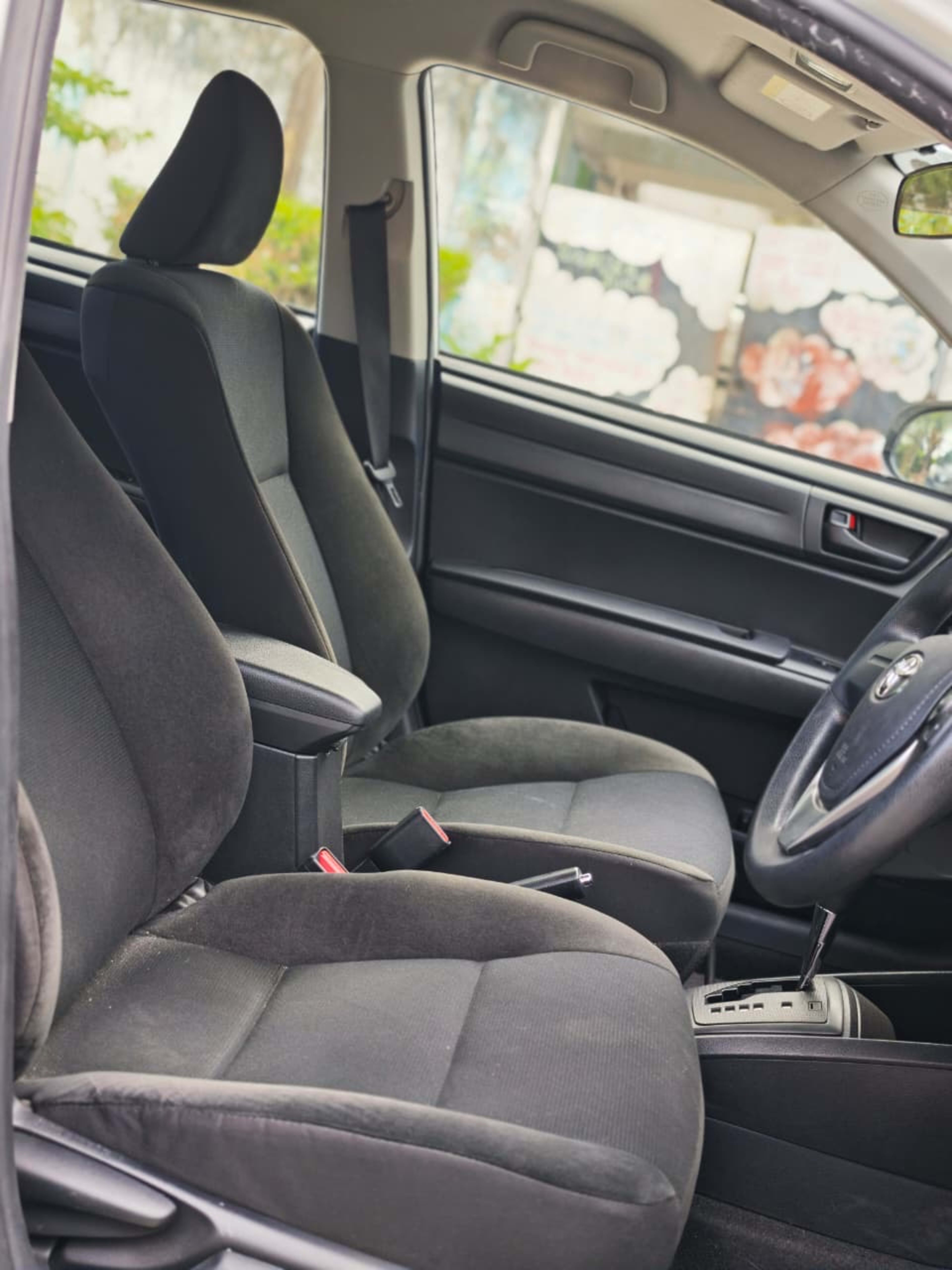 2019 Toyota  Axio photo 3