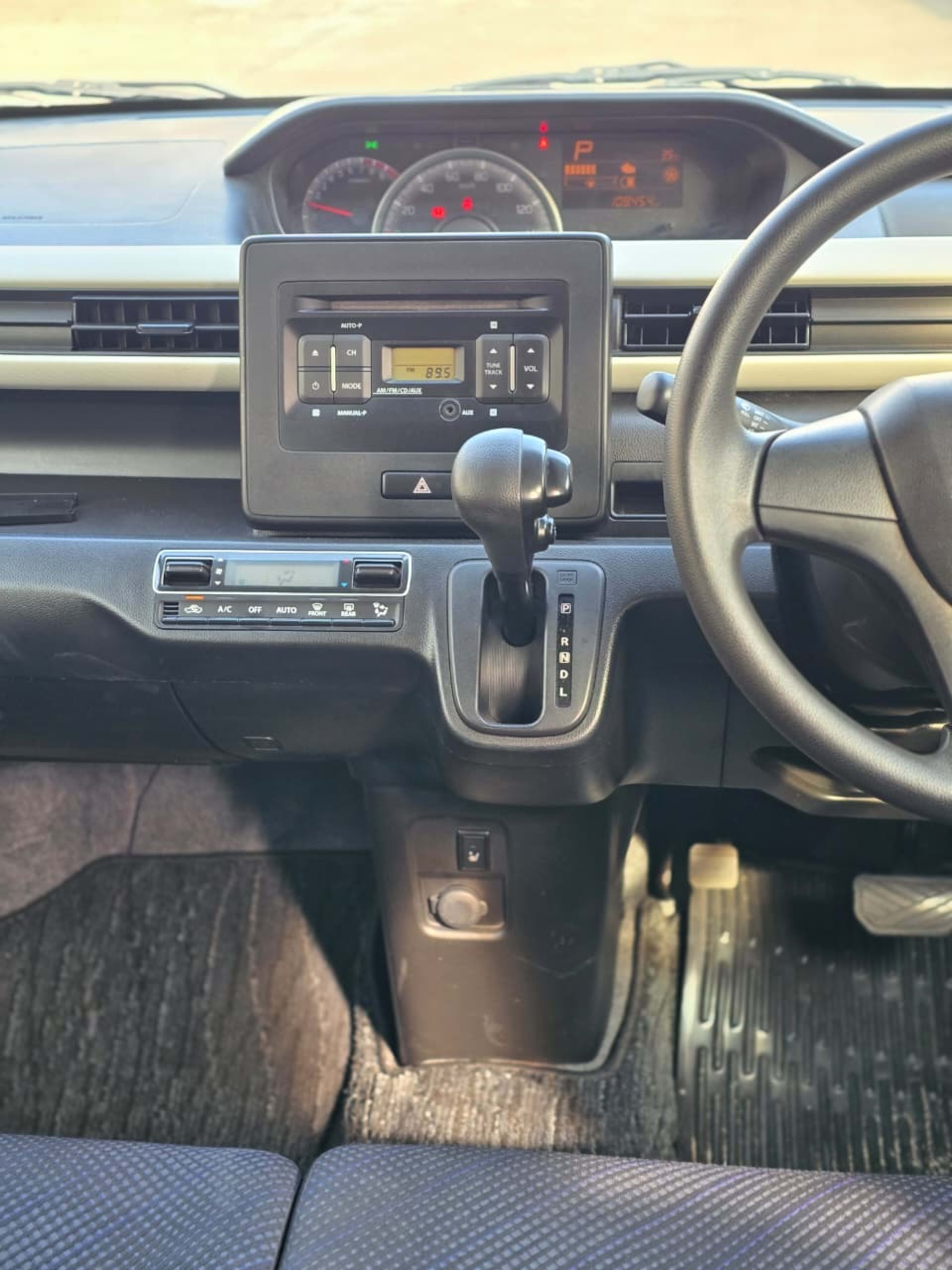 2019 Suzuki Wagon R photo 3