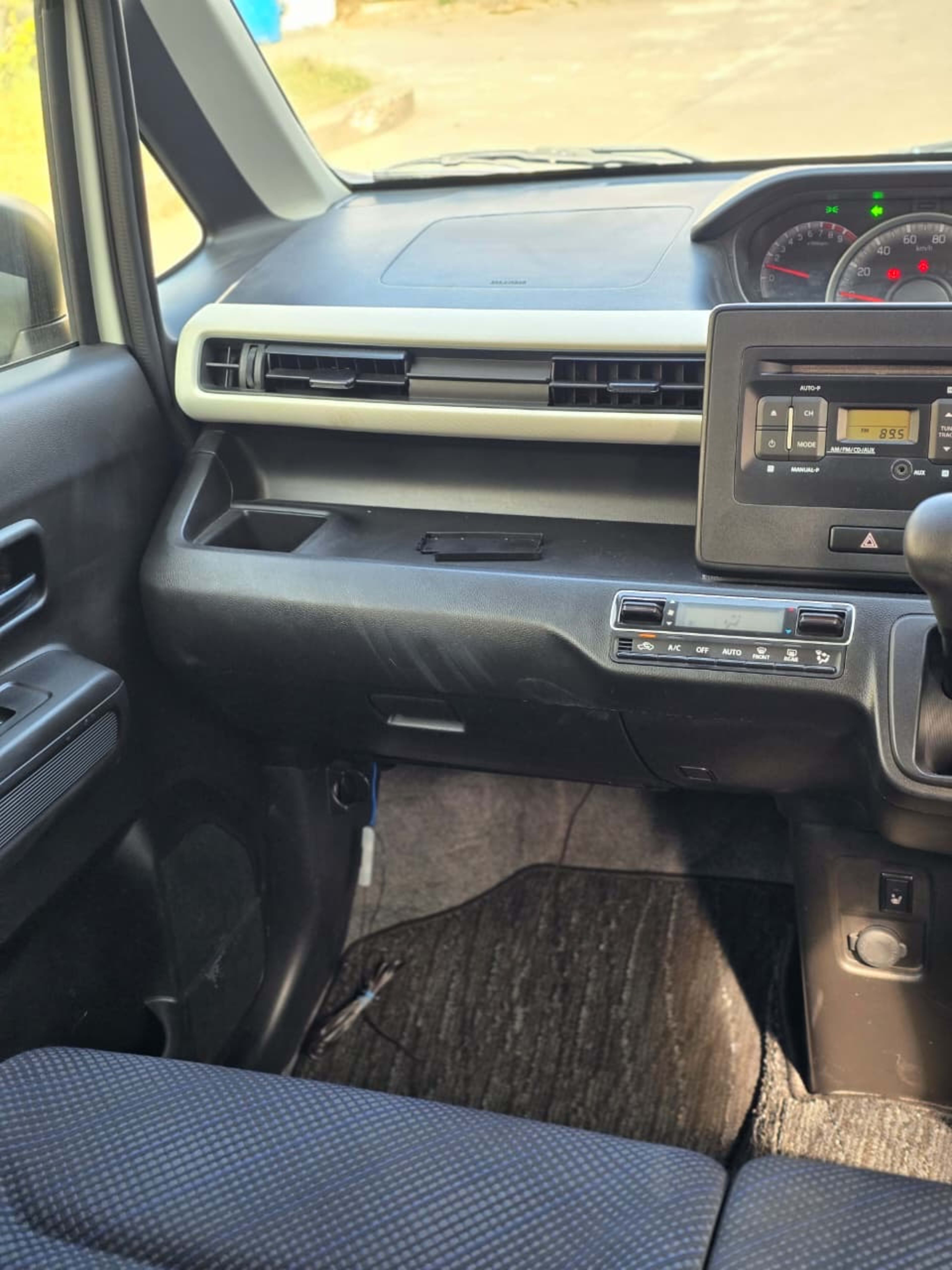 2019 Suzuki Wagon R photo 2