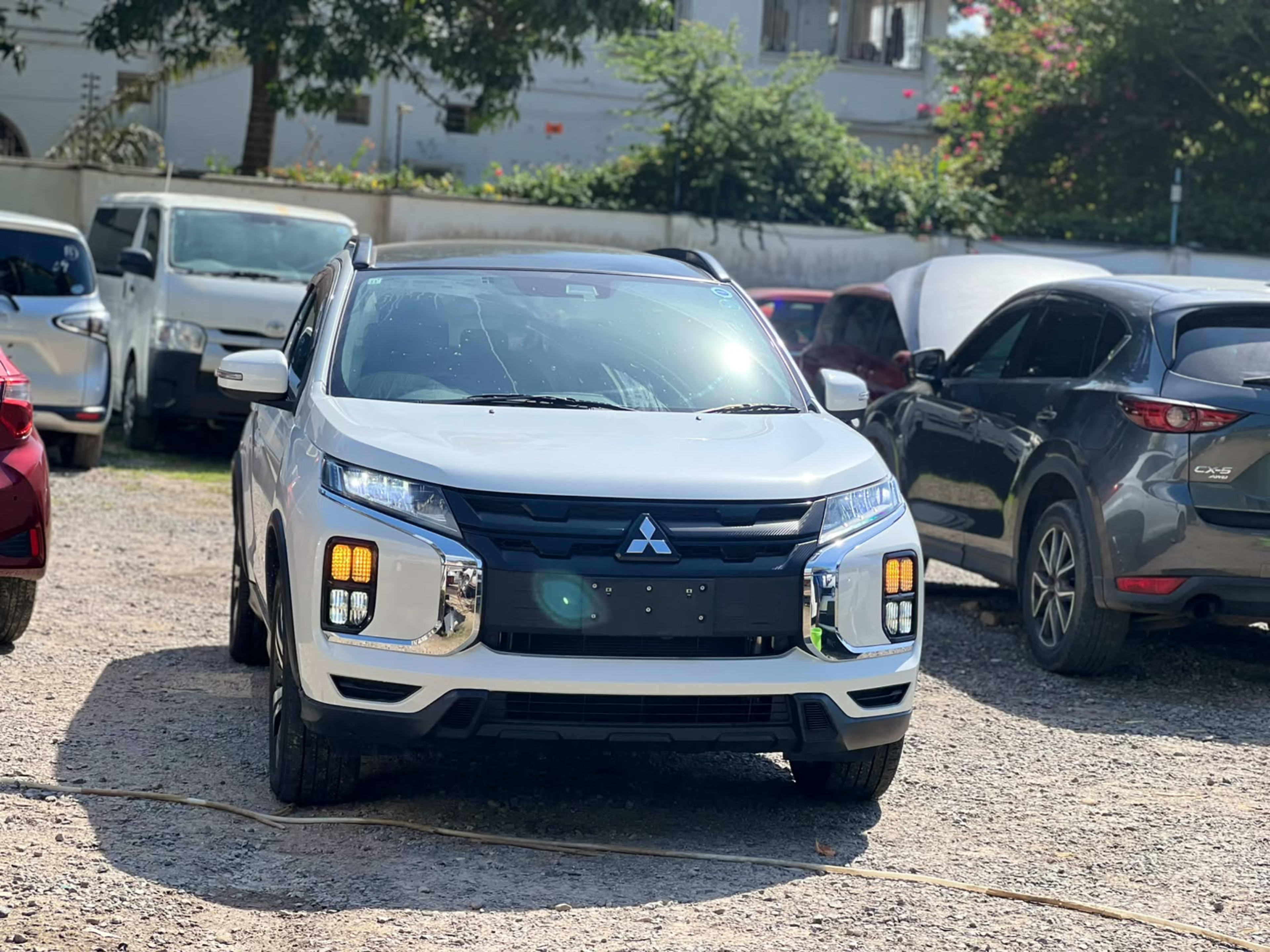 2020 Mitsubishi RVR photo 3