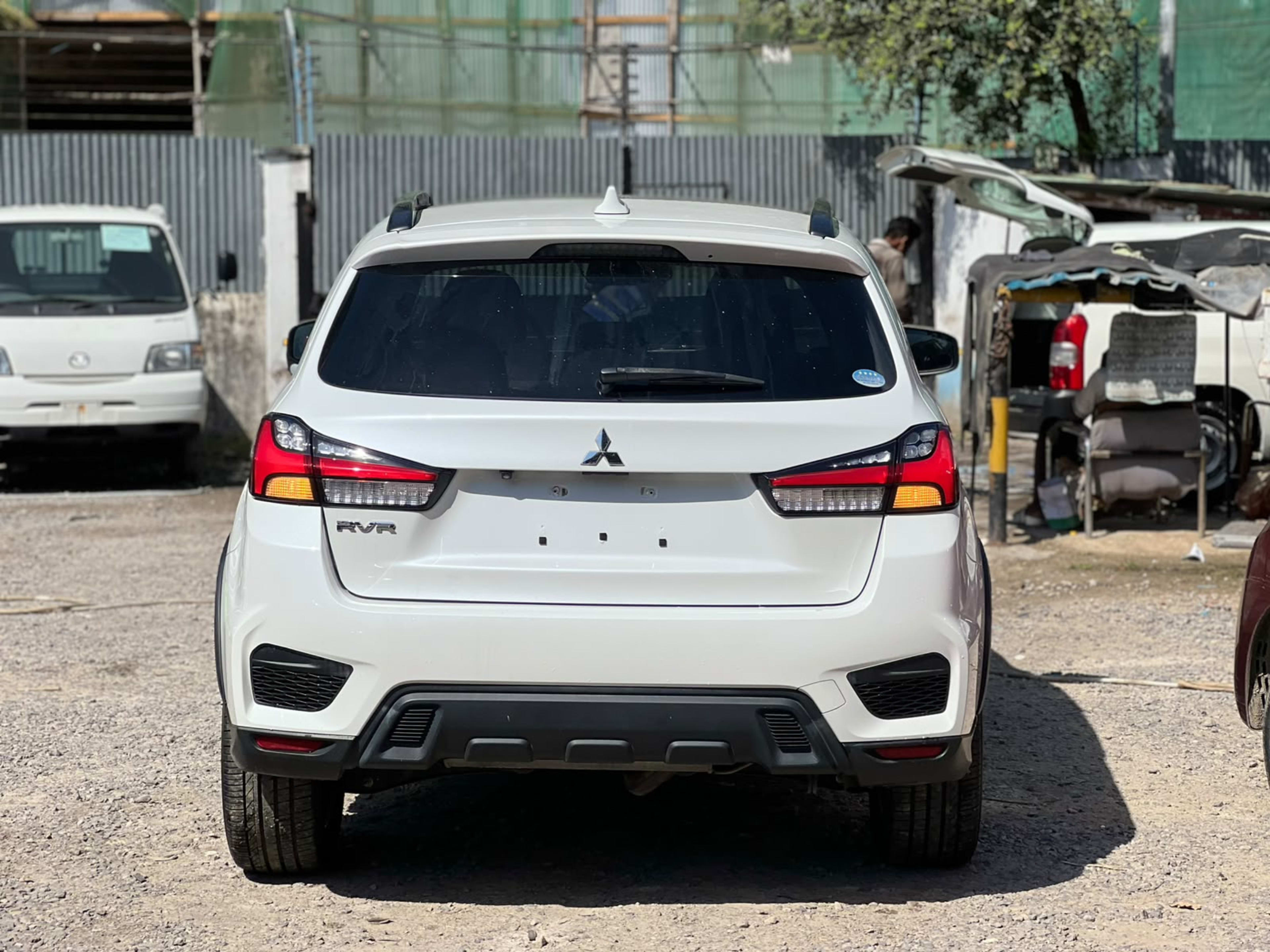 2020 Mitsubishi RVR photo 5