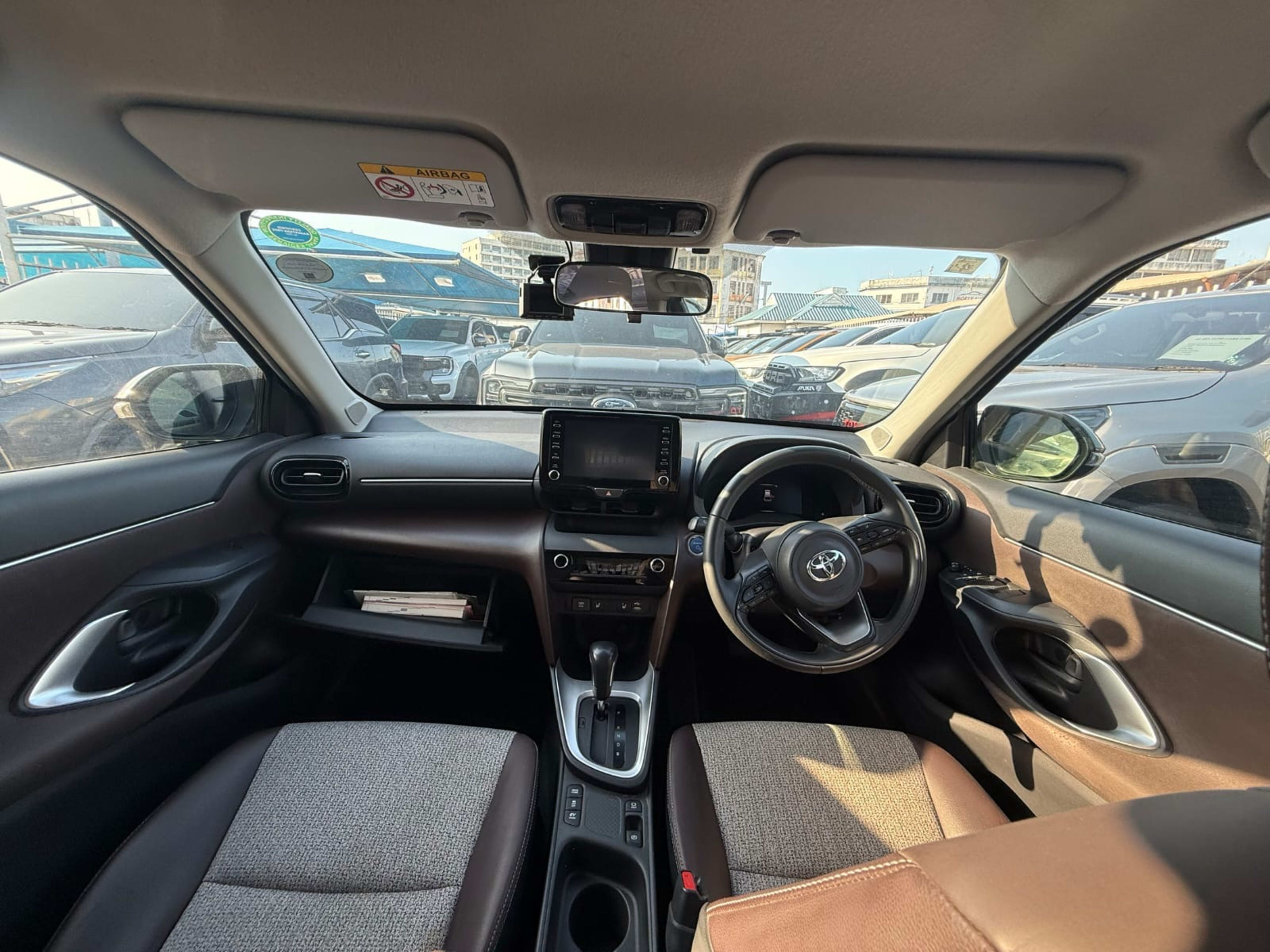 2021 Toyota Yaris cross photo 3