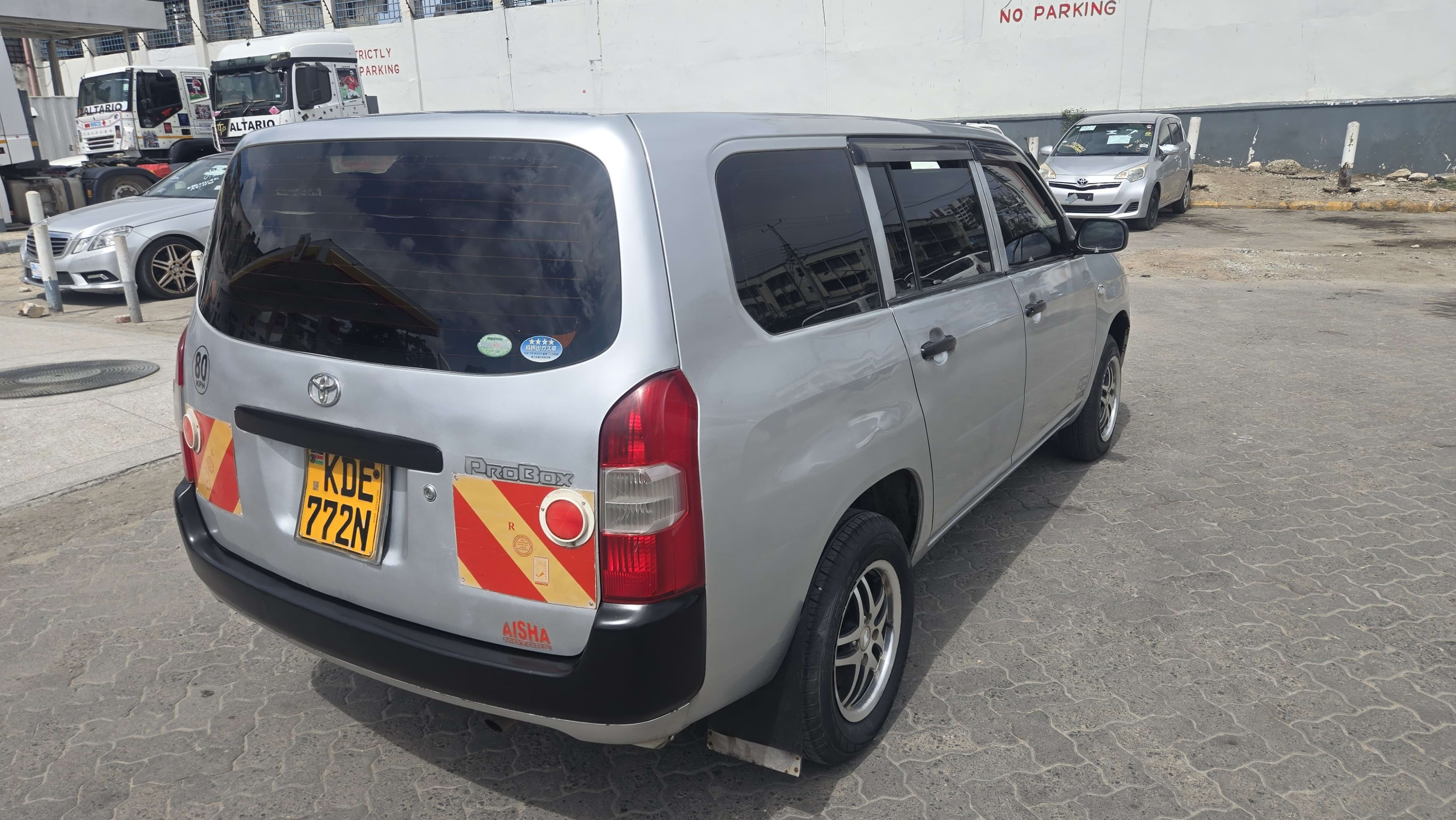 2014 Toyota  Probox photo 3