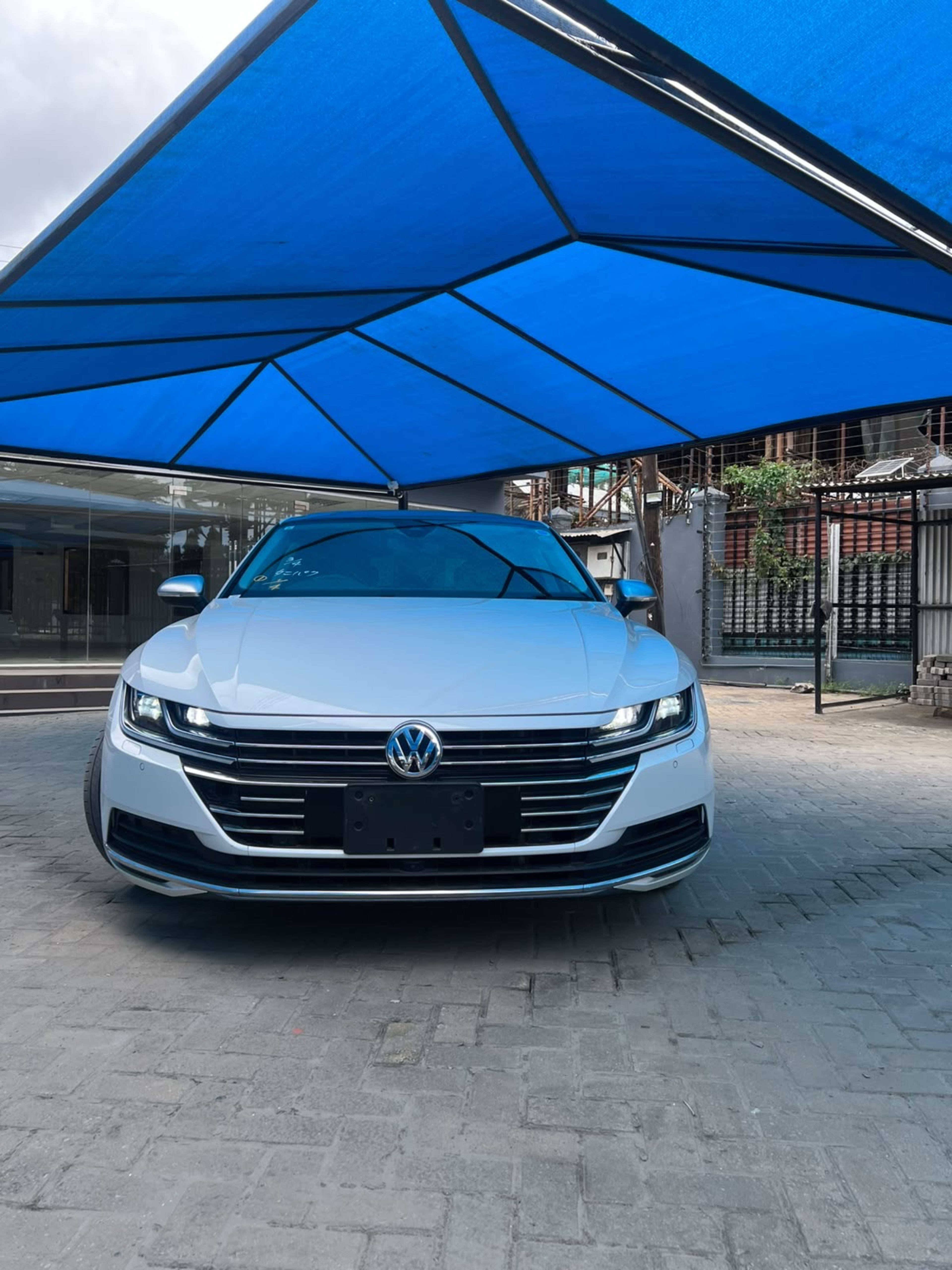 2019 Volkswagen Arteon Elegance photo 3