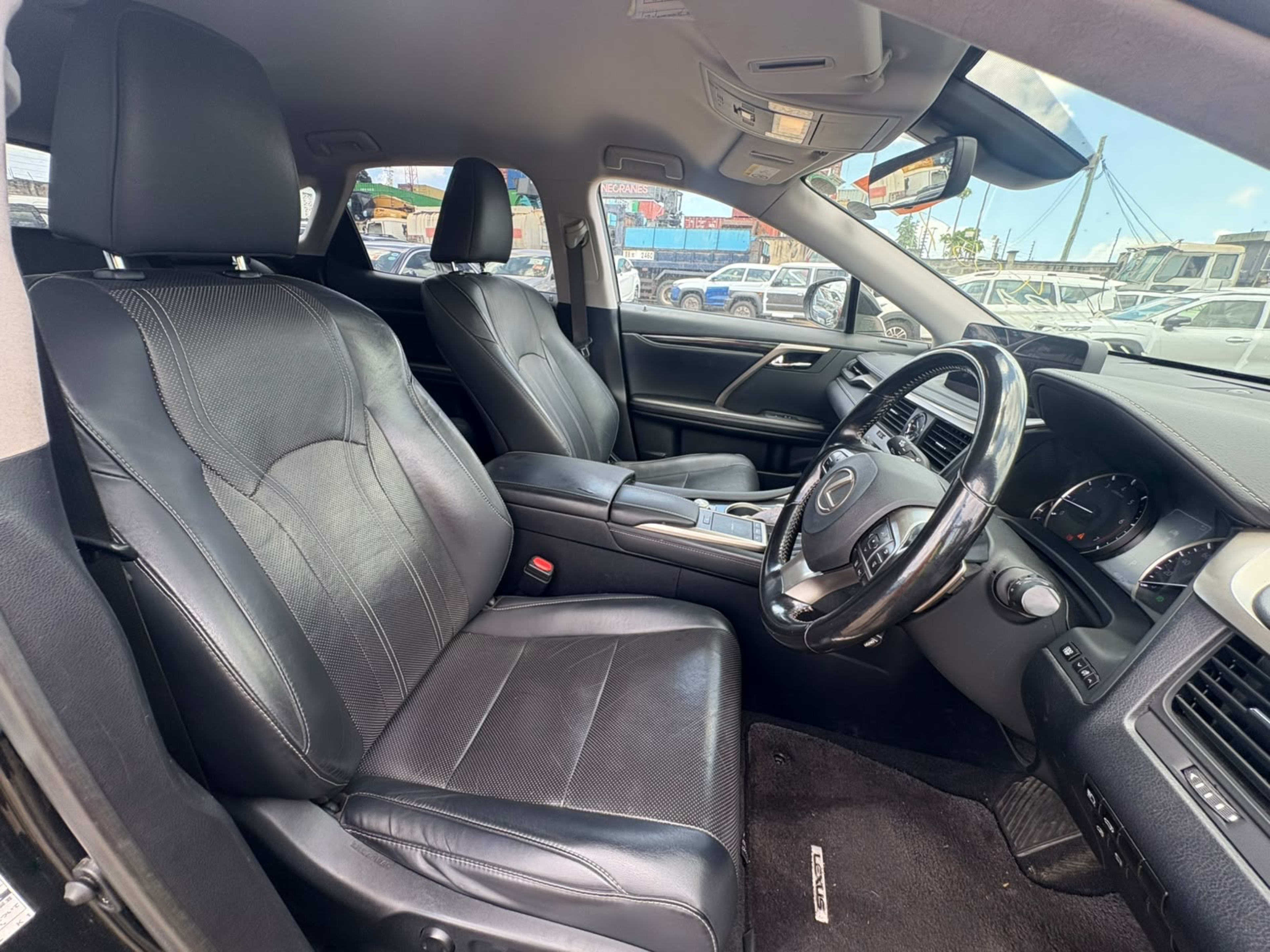 2019 Lexus RX300 photo 4