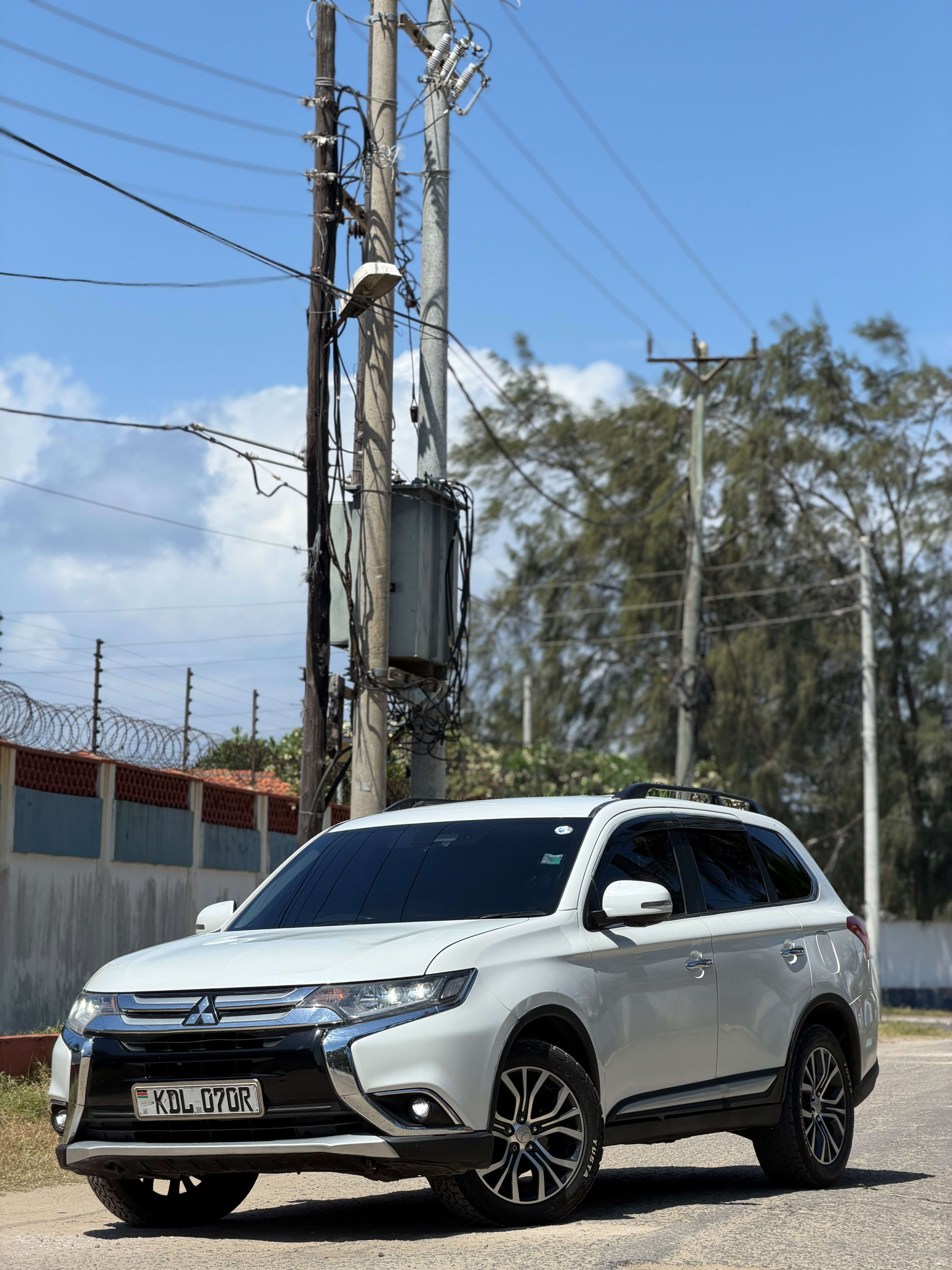2017 Mitsubishi Outlander photo 4