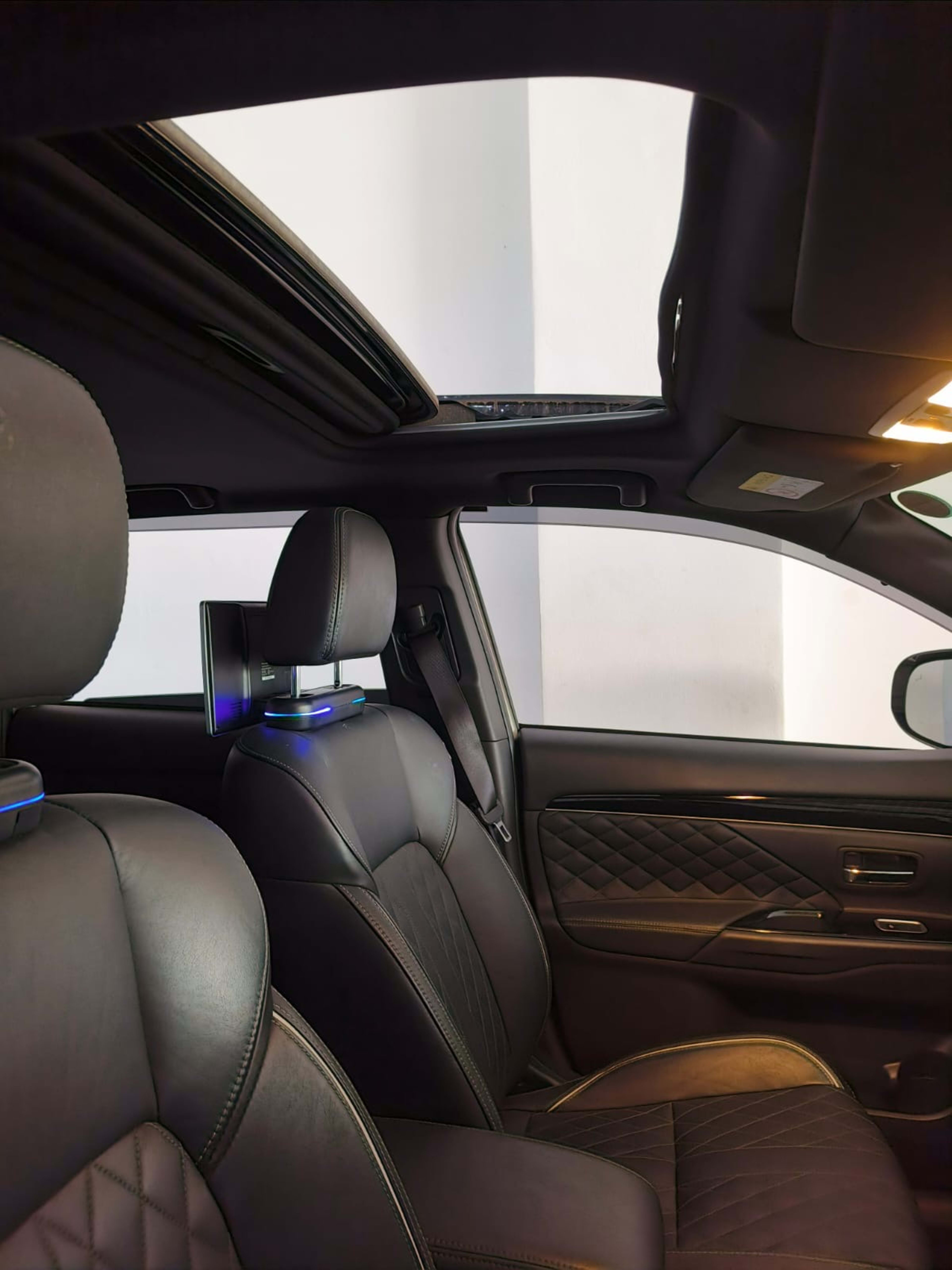 2019 Mitsubishi  Outlander phev photo 5