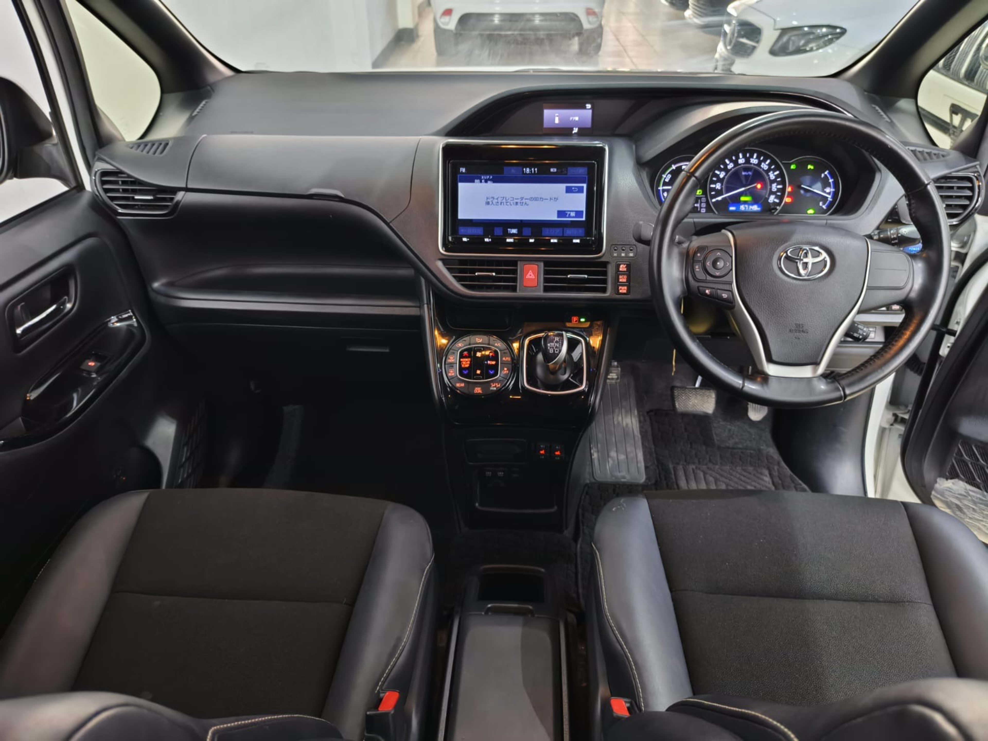 2019 Toyota Noah WXB photo 5