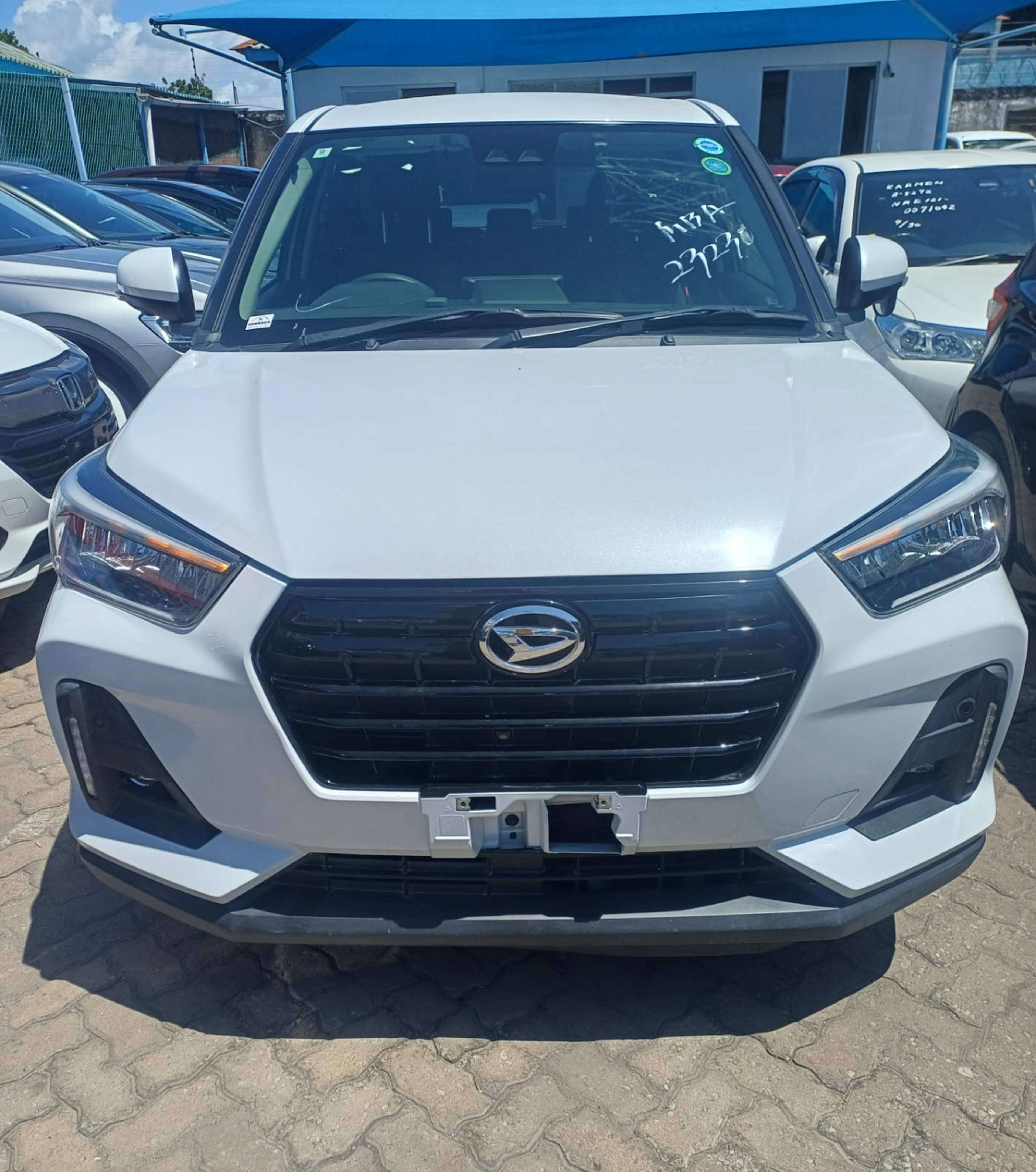 2019 Daihatsu Rocky photo 2