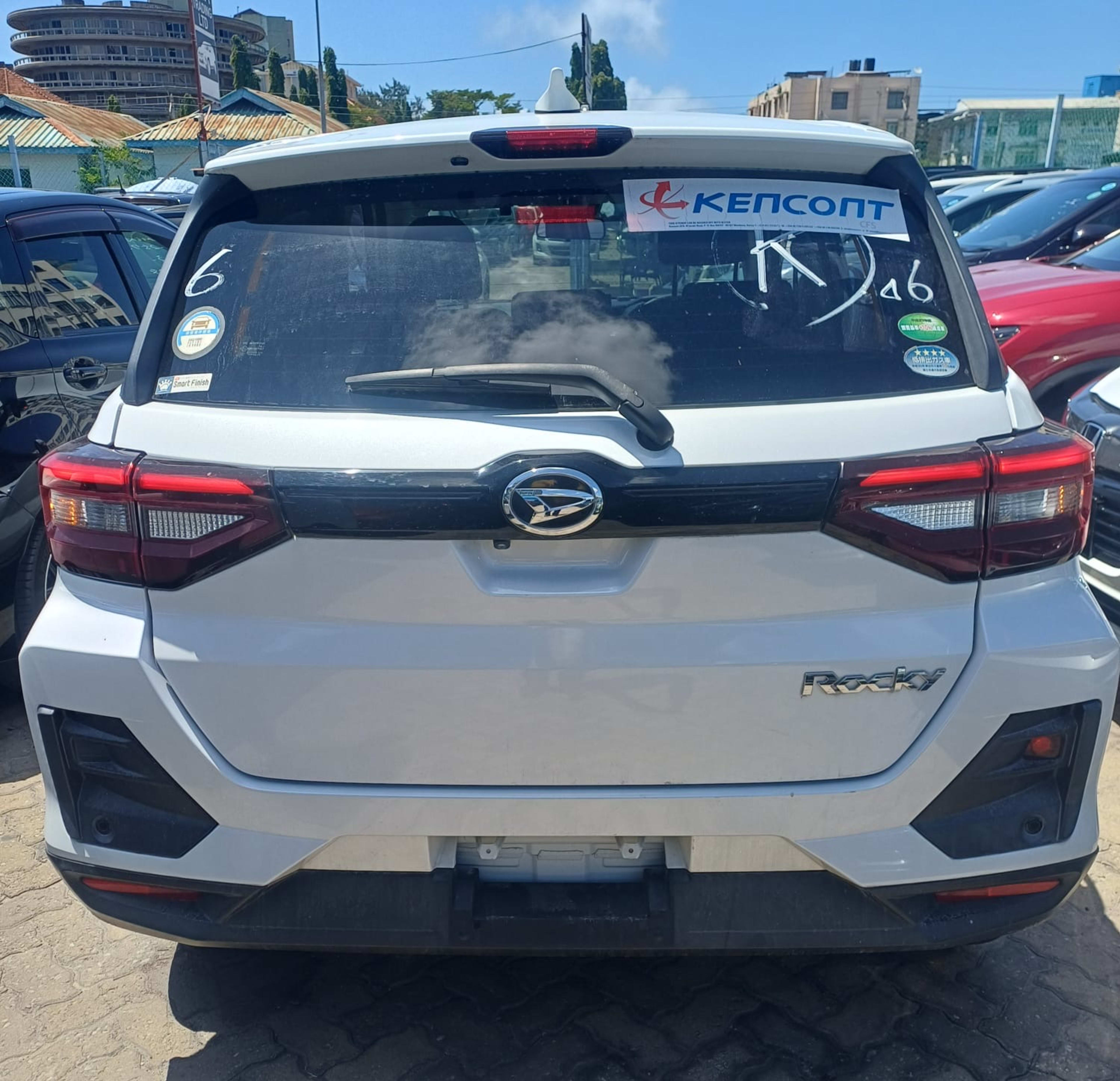 2019 Daihatsu Rocky photo 3