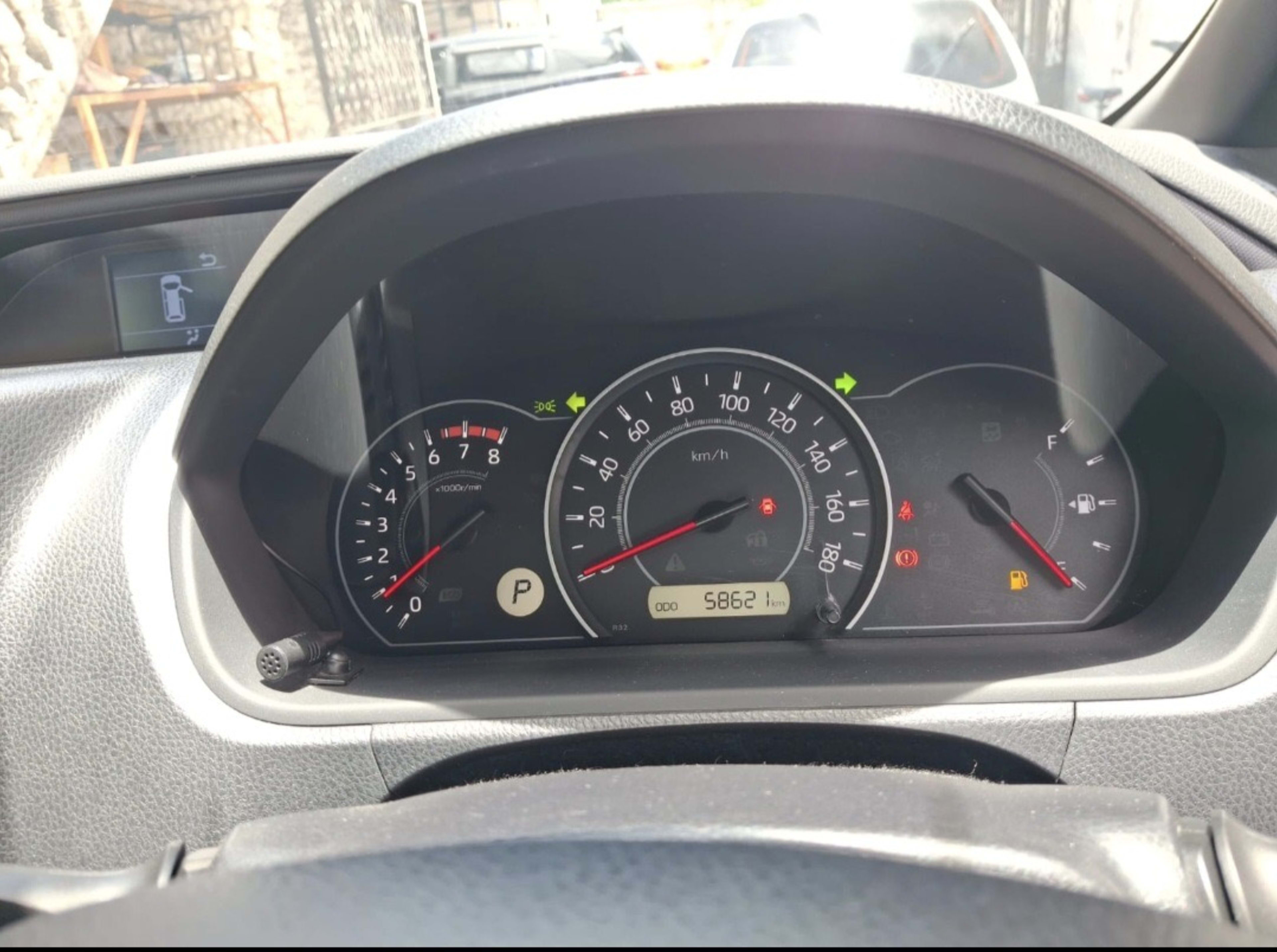 2019 Toyota Noah photo 2