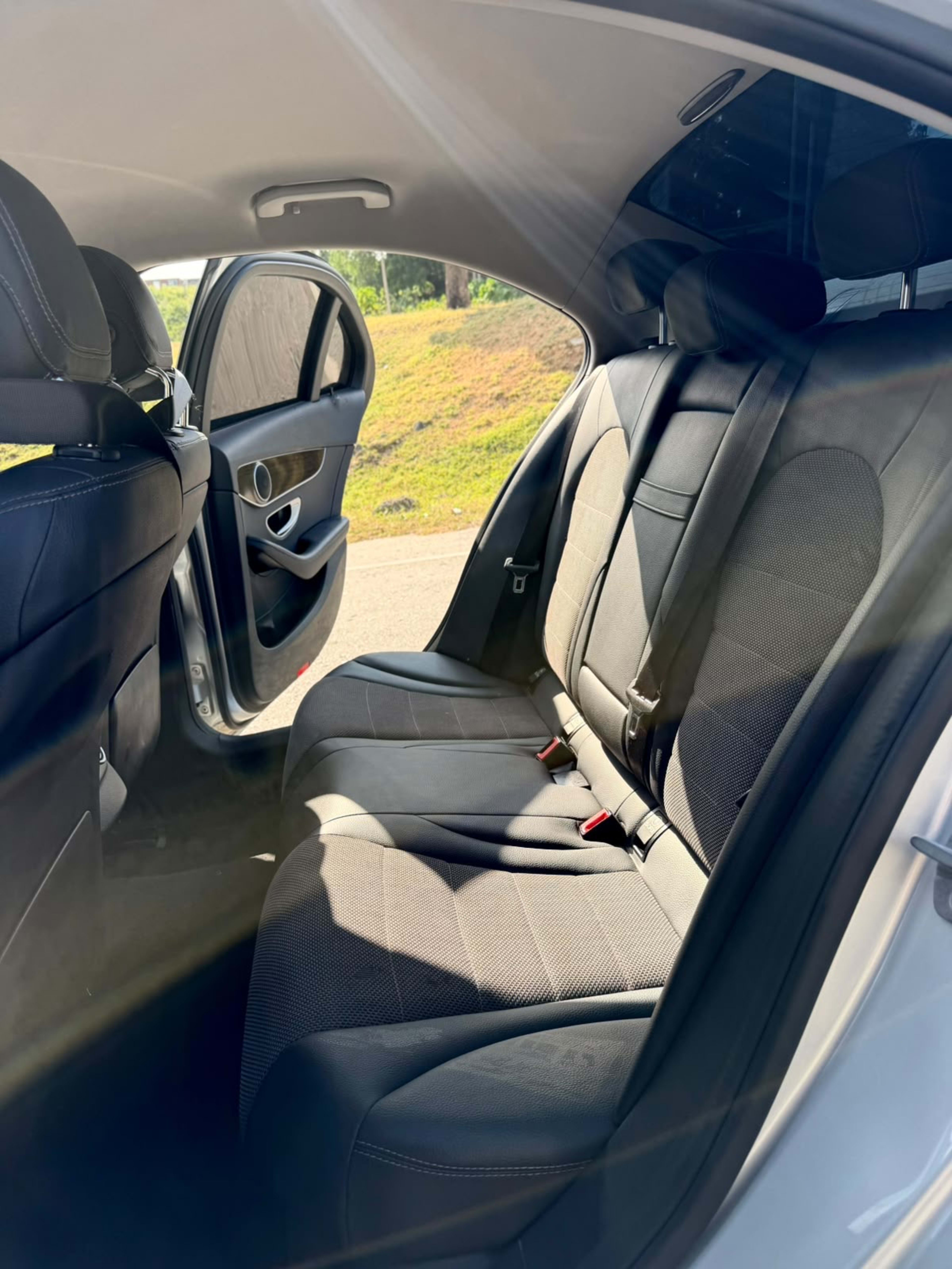 2018 Mercedes Benz C200 photo 4
