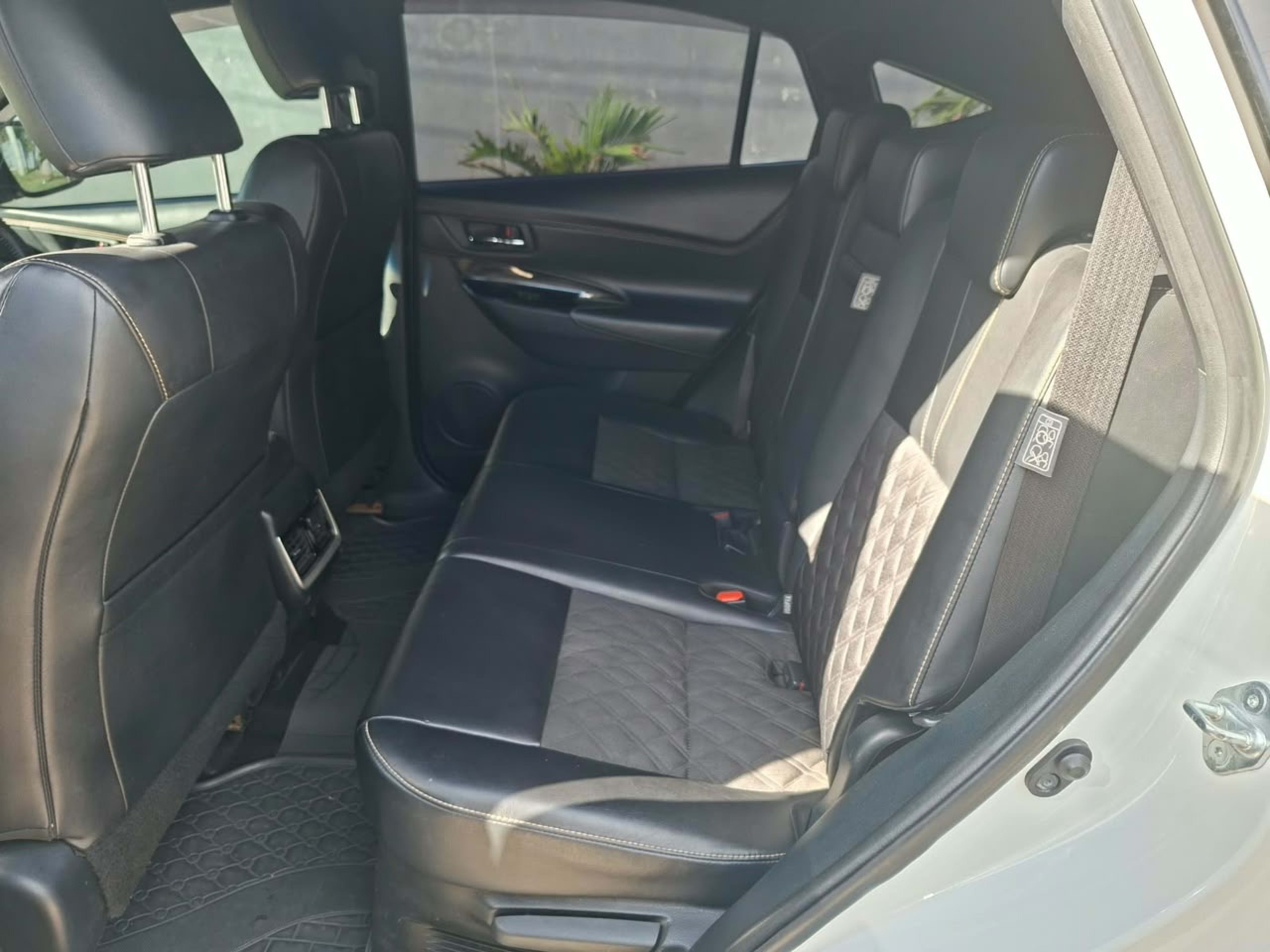 2018 Toyota  Harrier photo 5