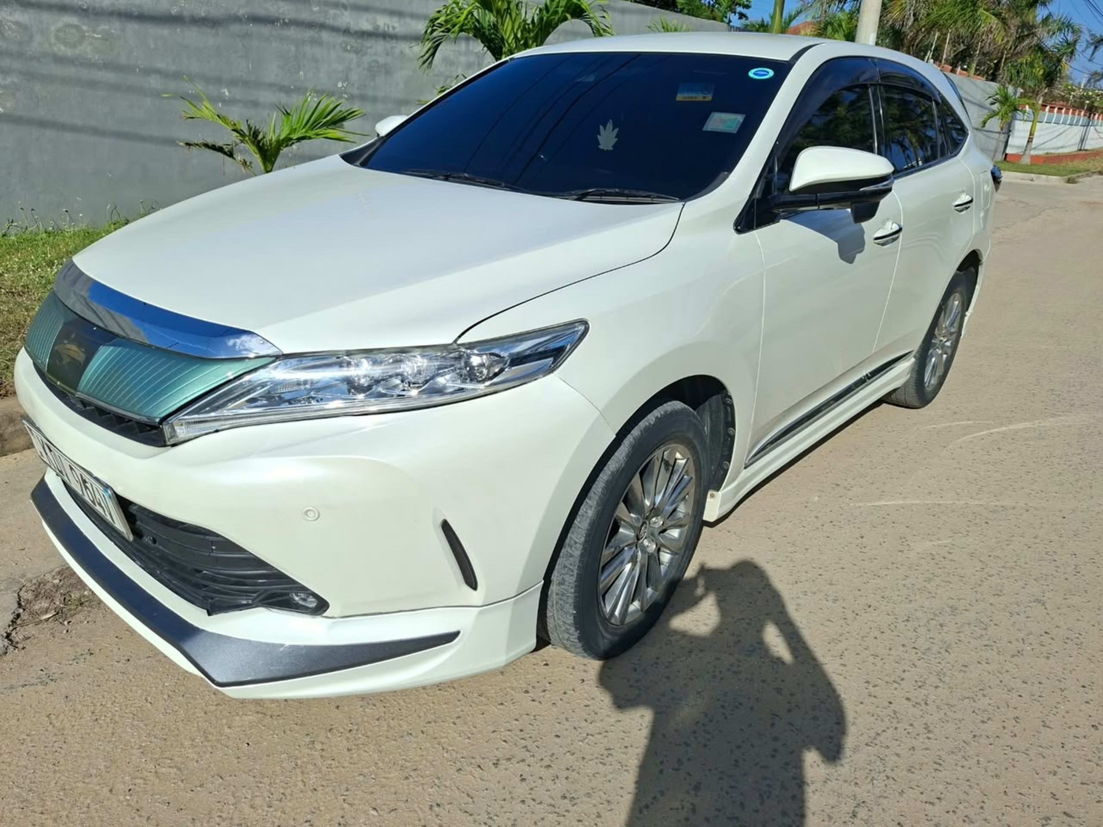 2018 Toyota  Harrier photo 3
