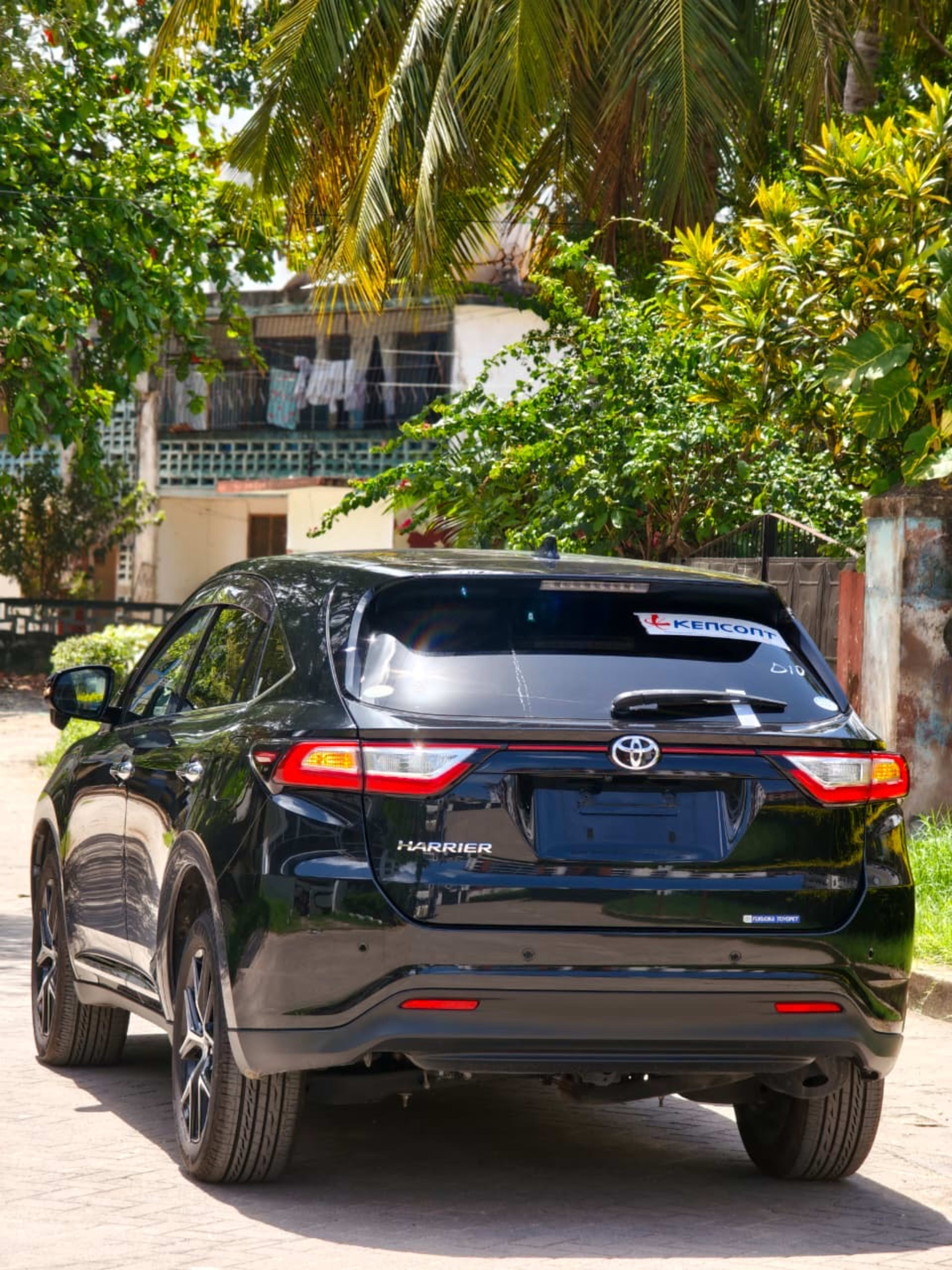 2019 Toyota Harrier photo 4