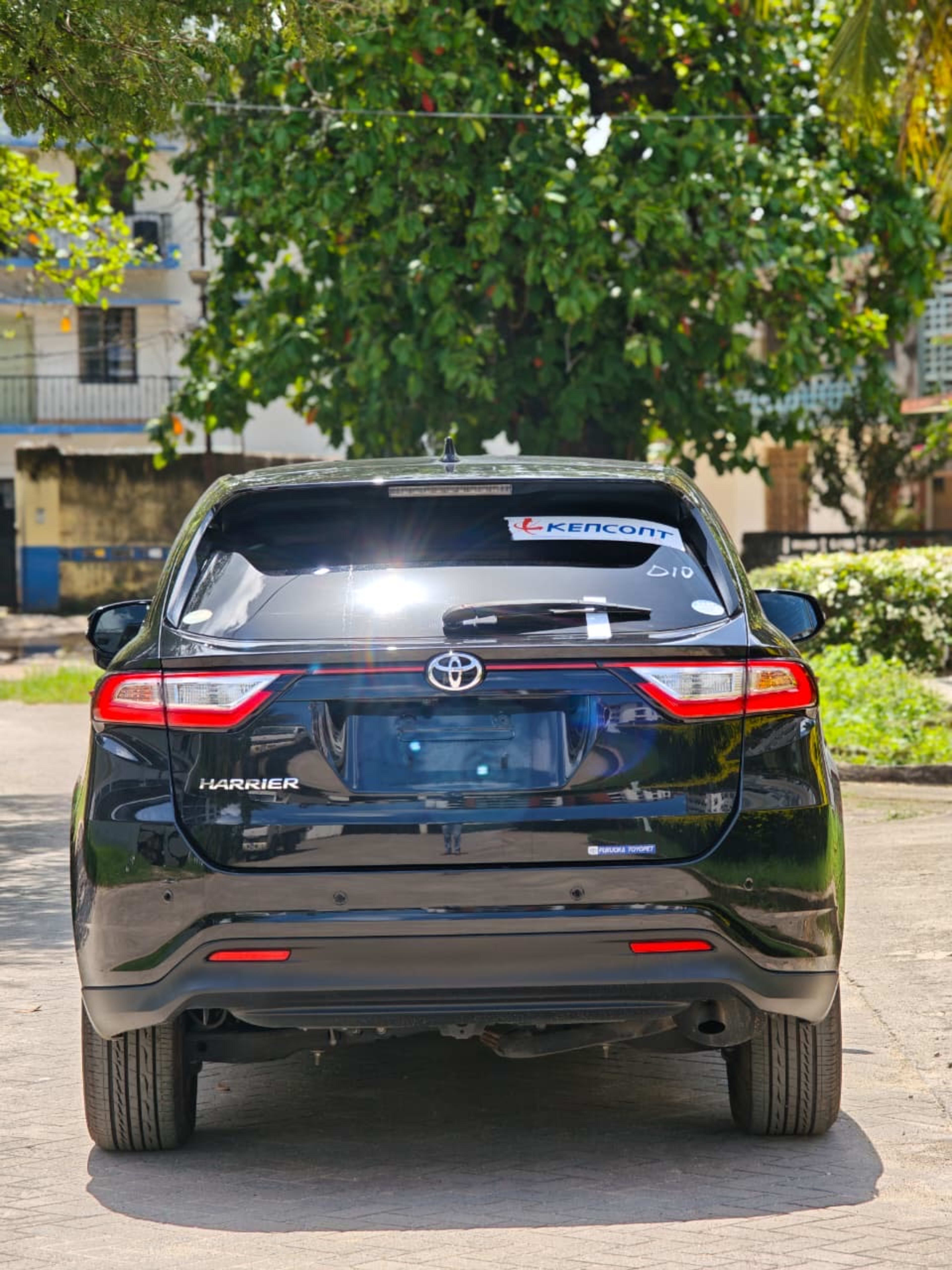 2019 Toyota Harrier photo 3