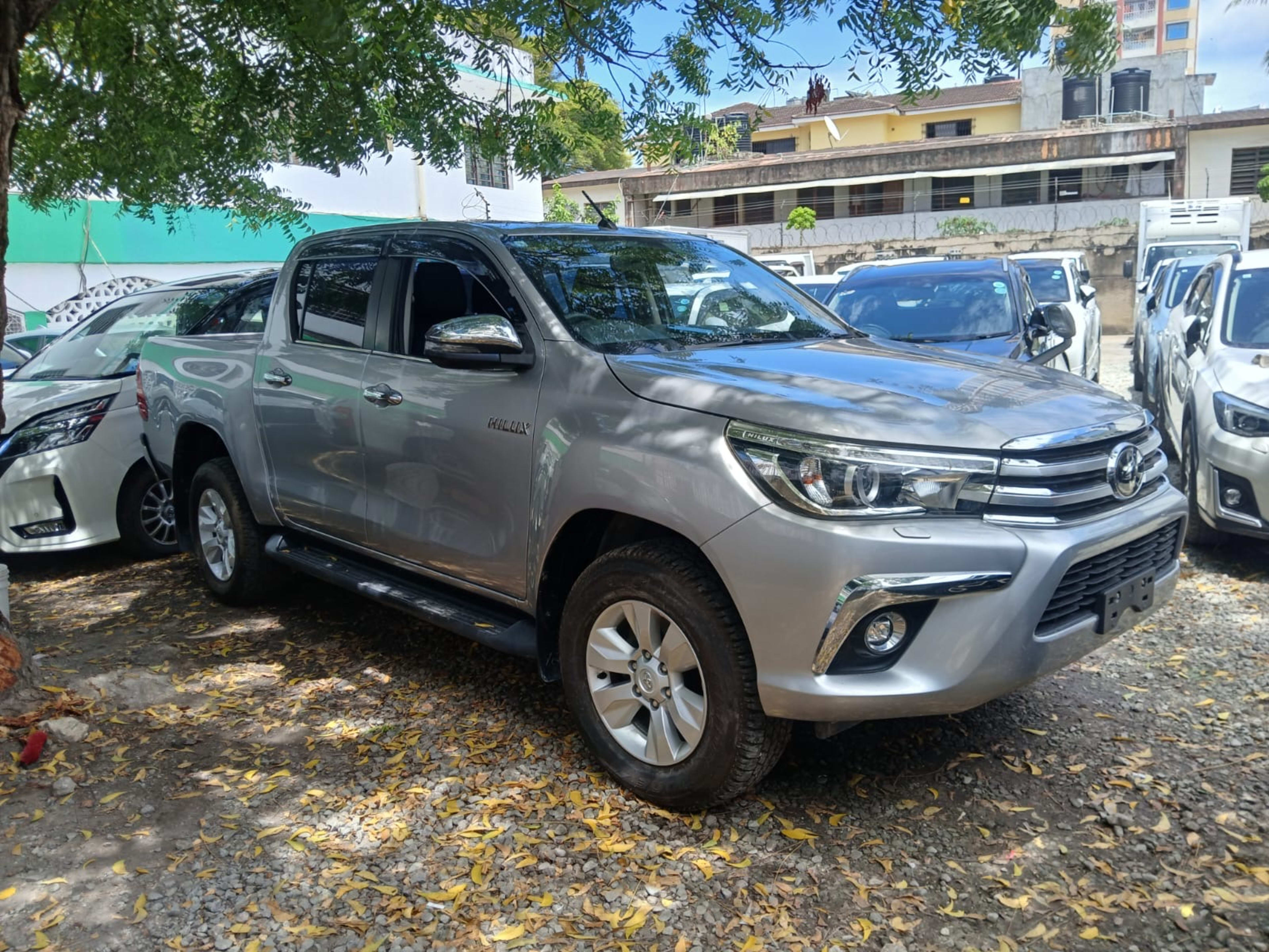 2019 Toyota  Hilux photo 4