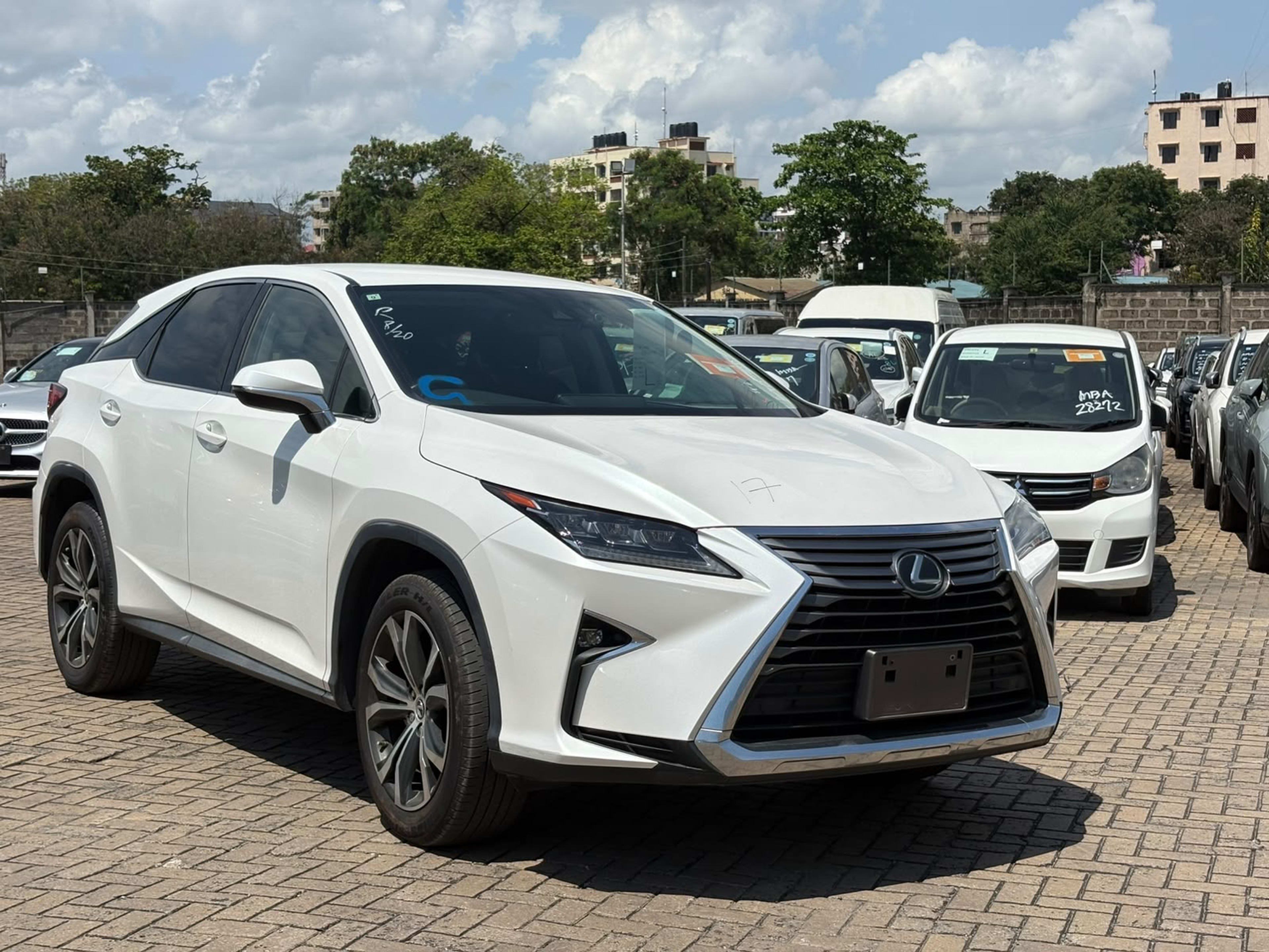 2019 LEXUS RX300 photo 2