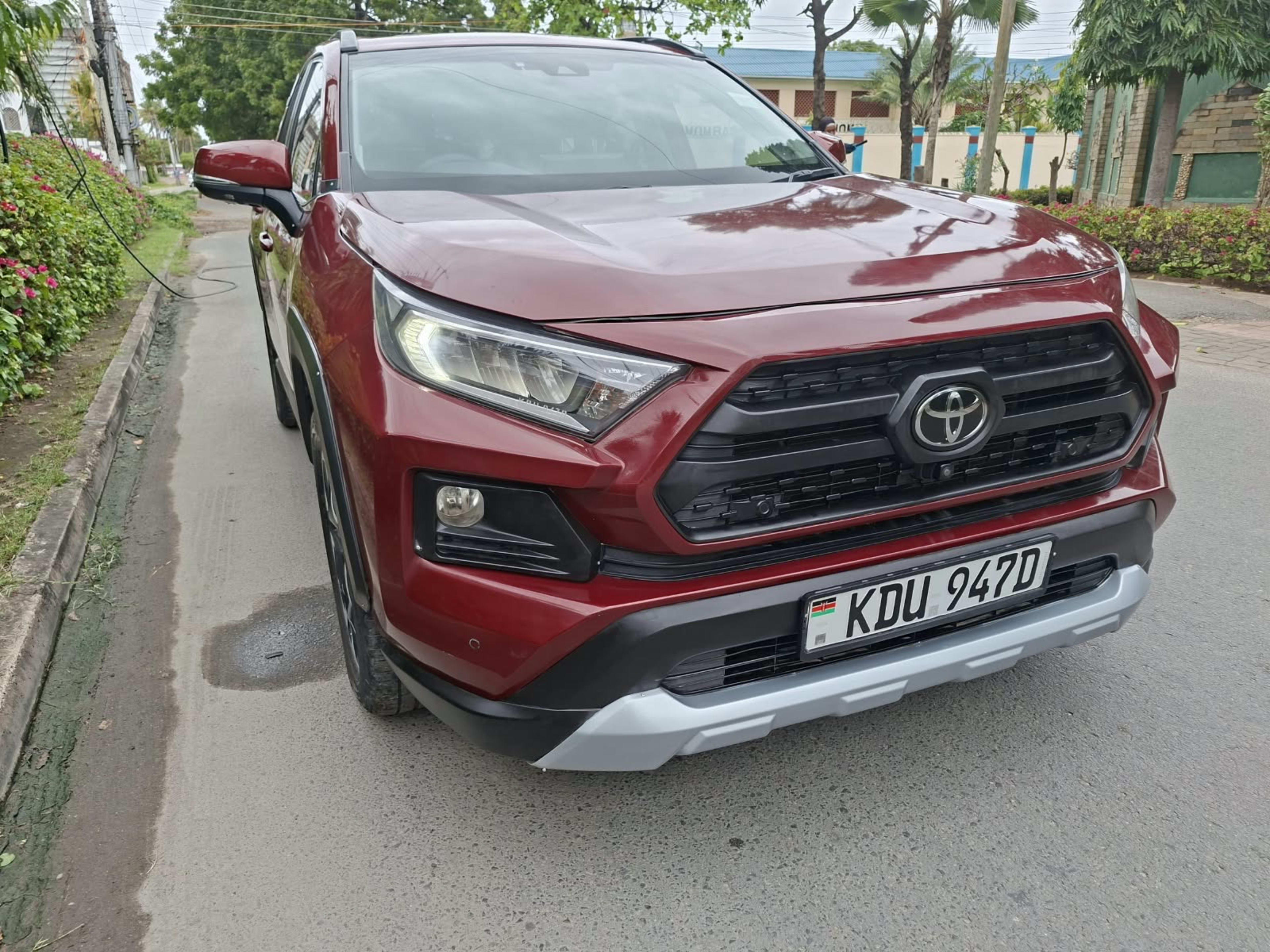 2020 TOYOTA Rav4 photo 3