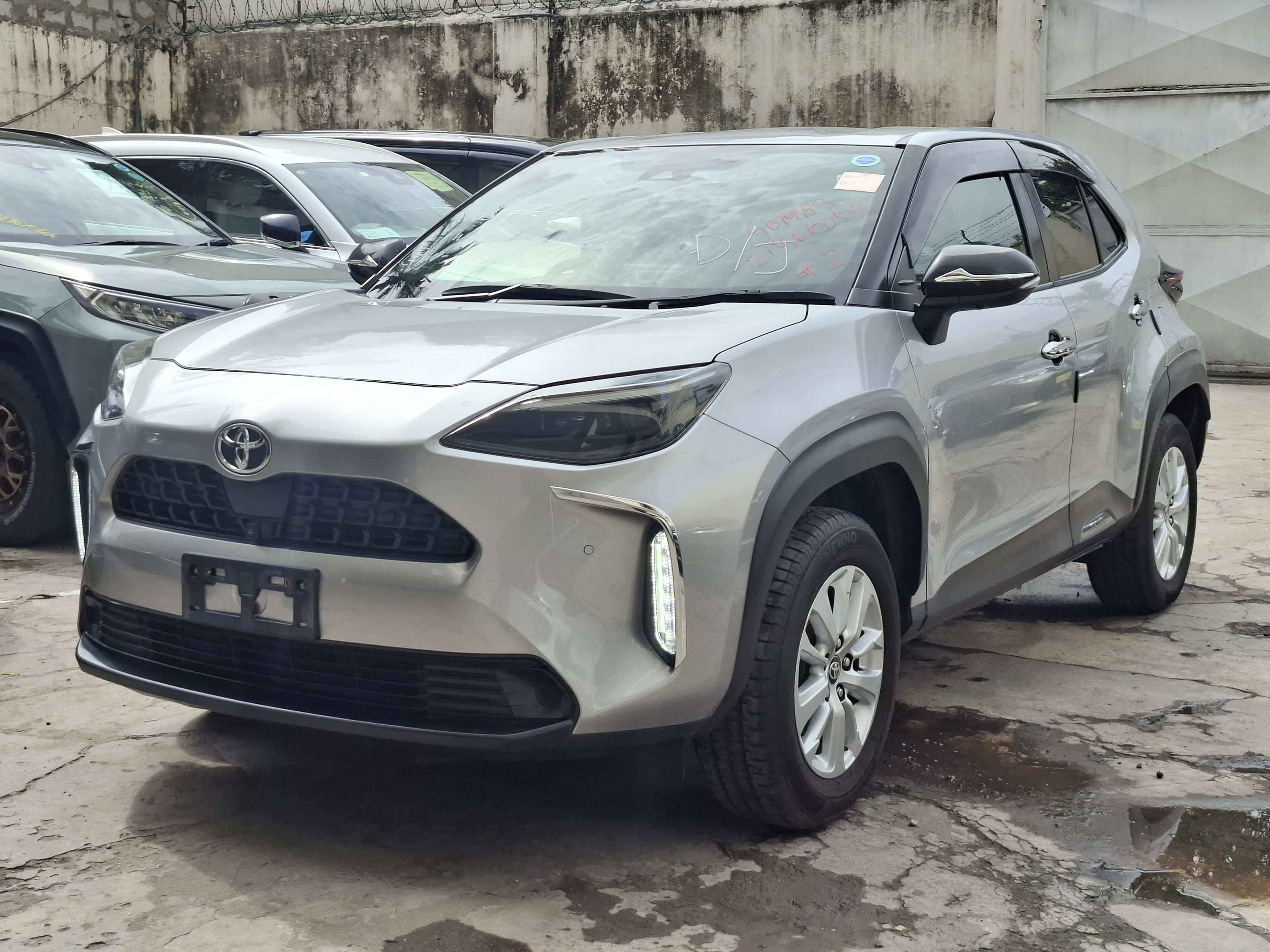 2020 Toyota Yaris cross photo 2
