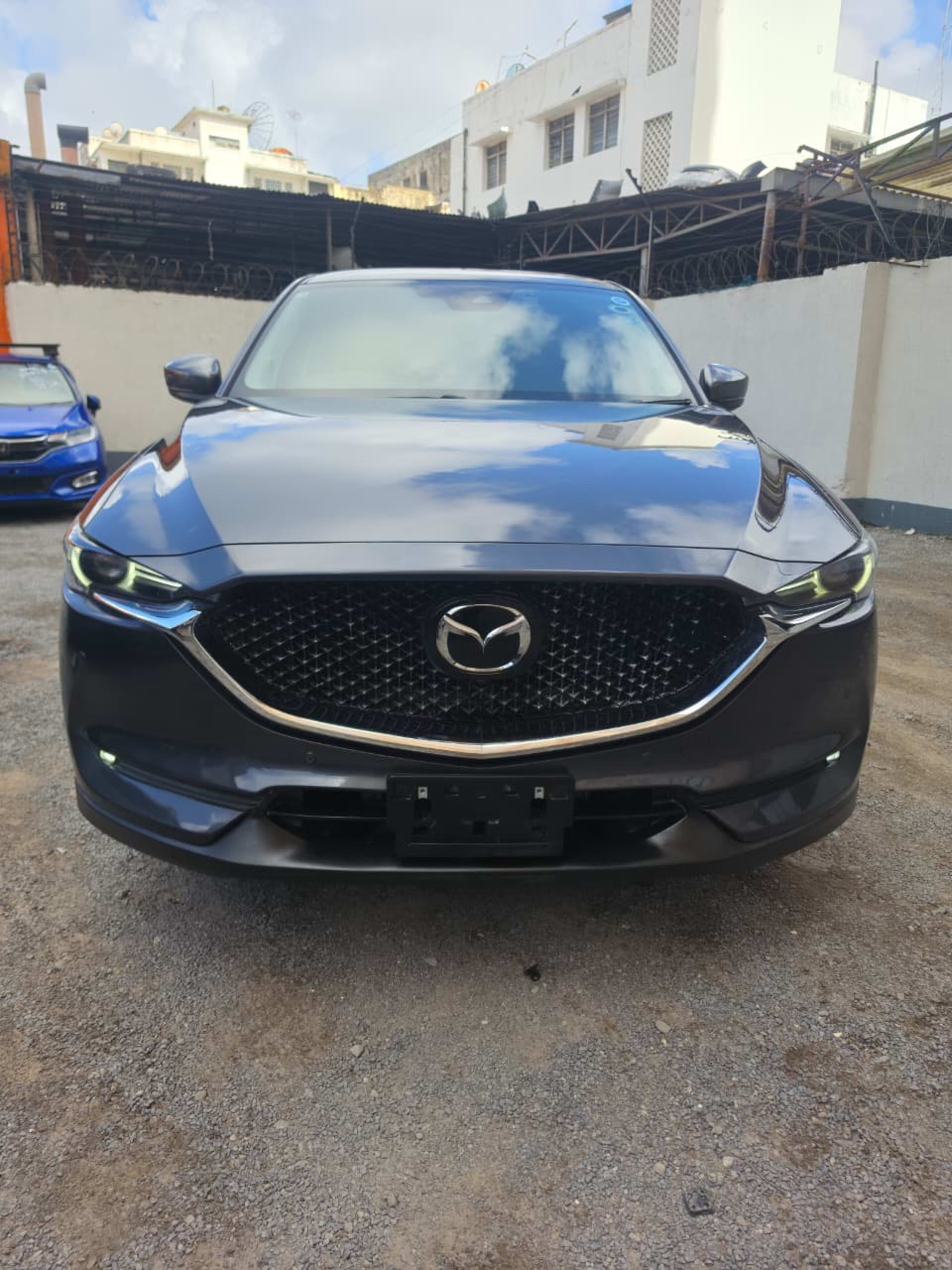 2019 Mazda  CX-5 photo 2