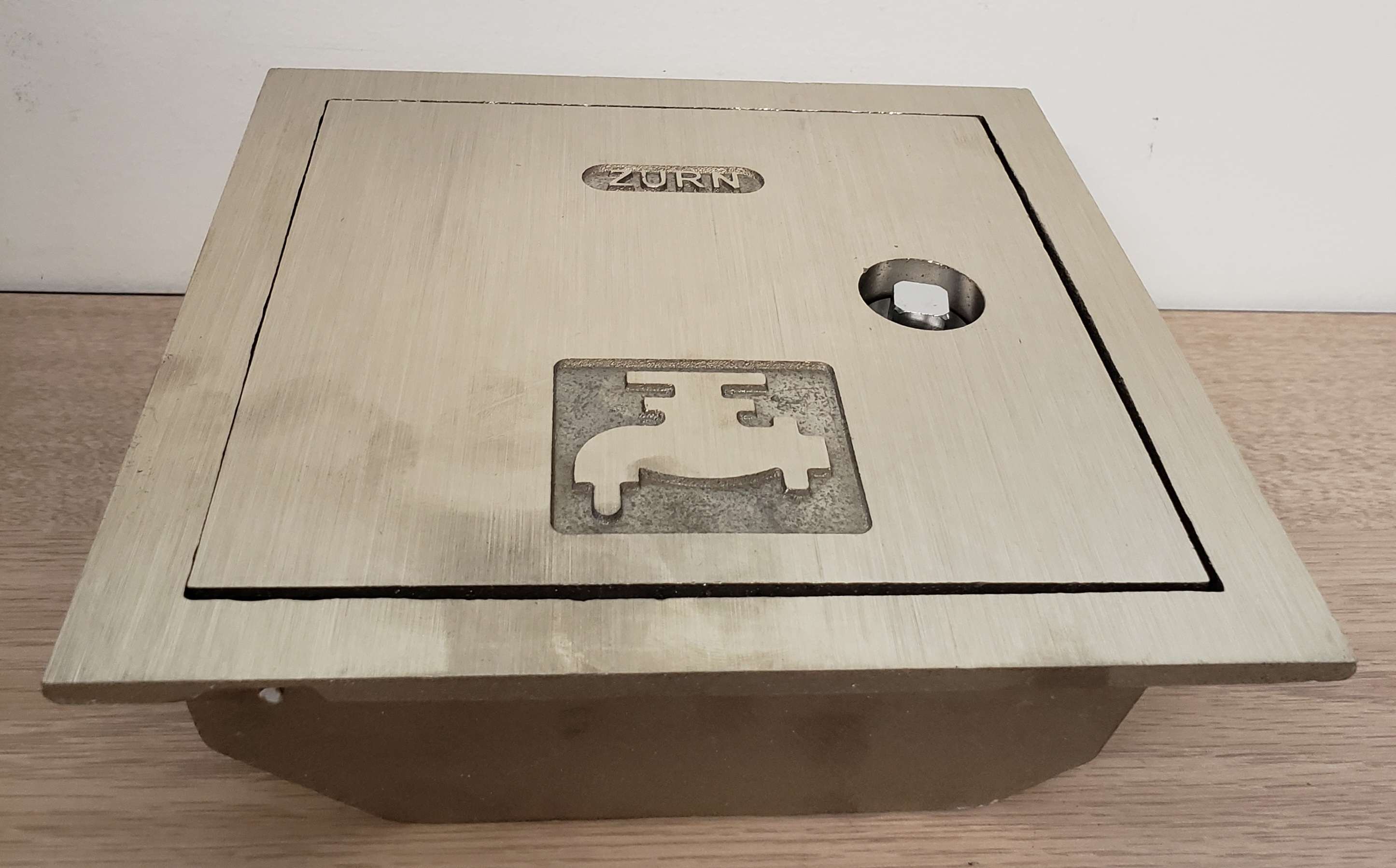 Aquifer Distribution | Zurn® ZN1320 Nickel Bronze Wall Hydrant Box