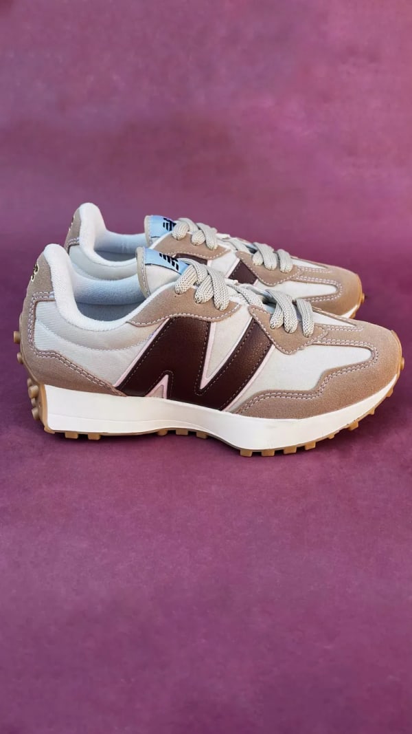 New Balance 327 Beige — foto 1