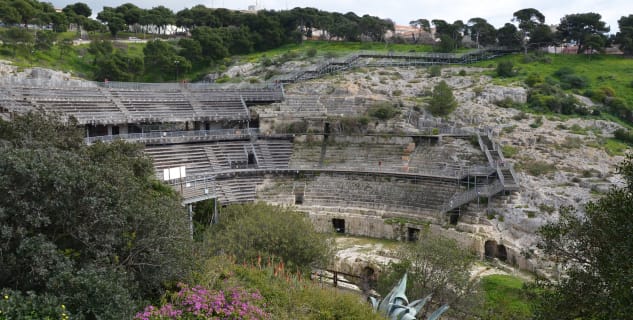 Anfiteatro Romano di Cagliari - https://www.flickr.com/photos/carolemage/16558175351/in/photolist-qhjGbS-qhwVfc-Mt41E-rebYDV