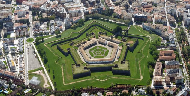 Ciudadela le Pamplona - http://commons.wikimedia.org/wiki/File:Ciudadela_Jaca_Vista_Aerea.JPG